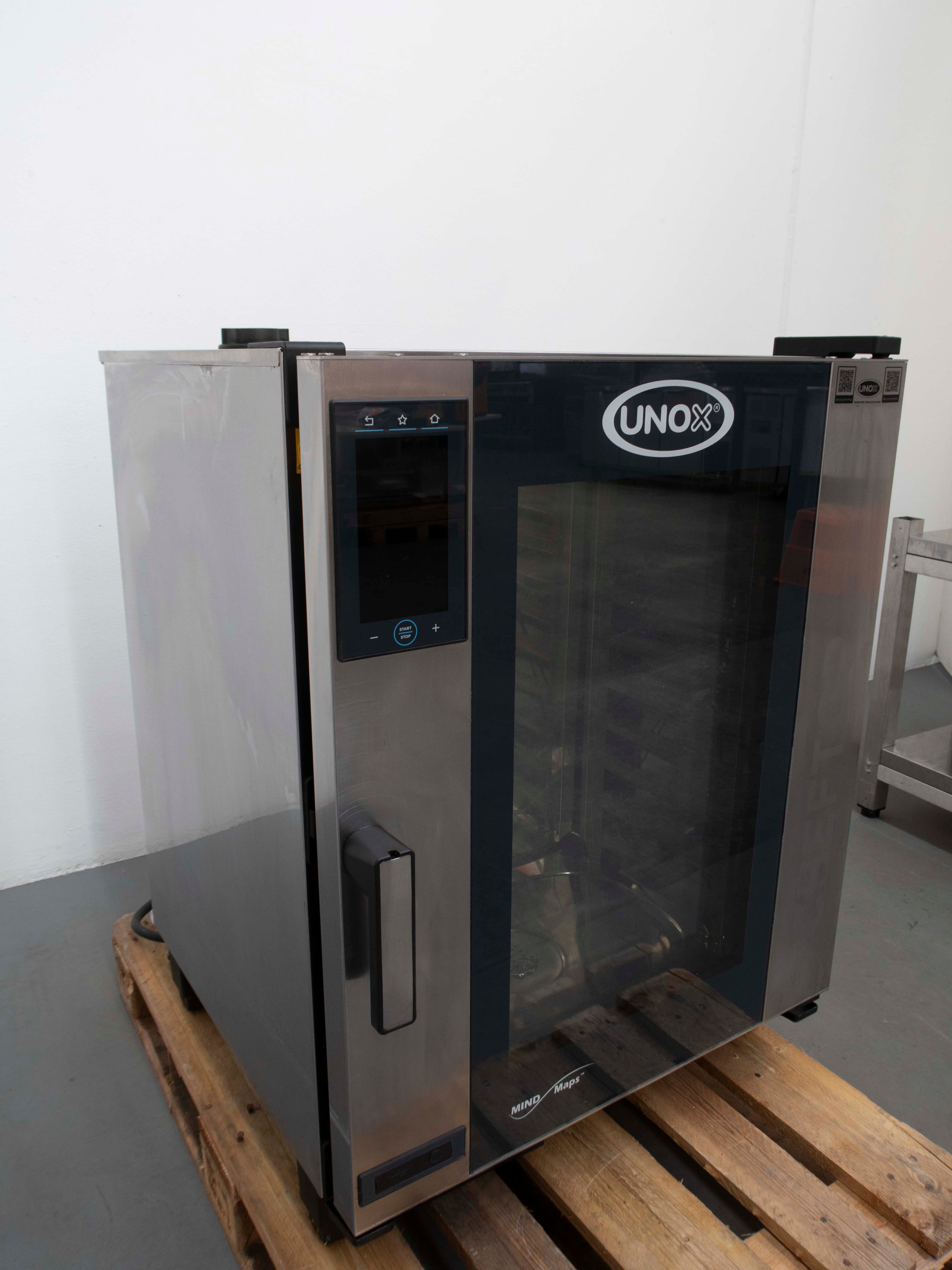 Unox XEVC-1011-EPLM Combi Oven + Stand