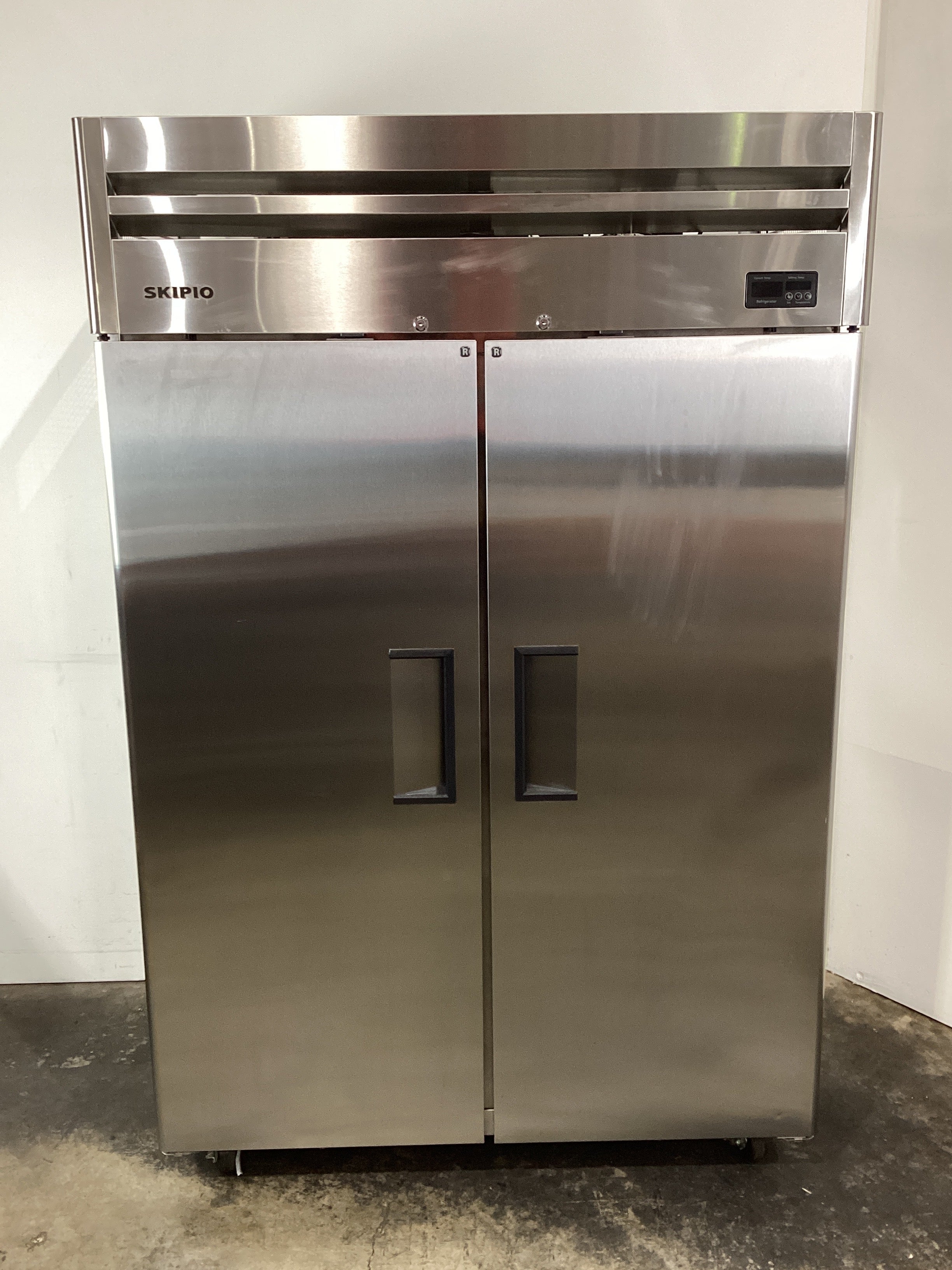 Skipio SRT45-2(4) Upright Fridge