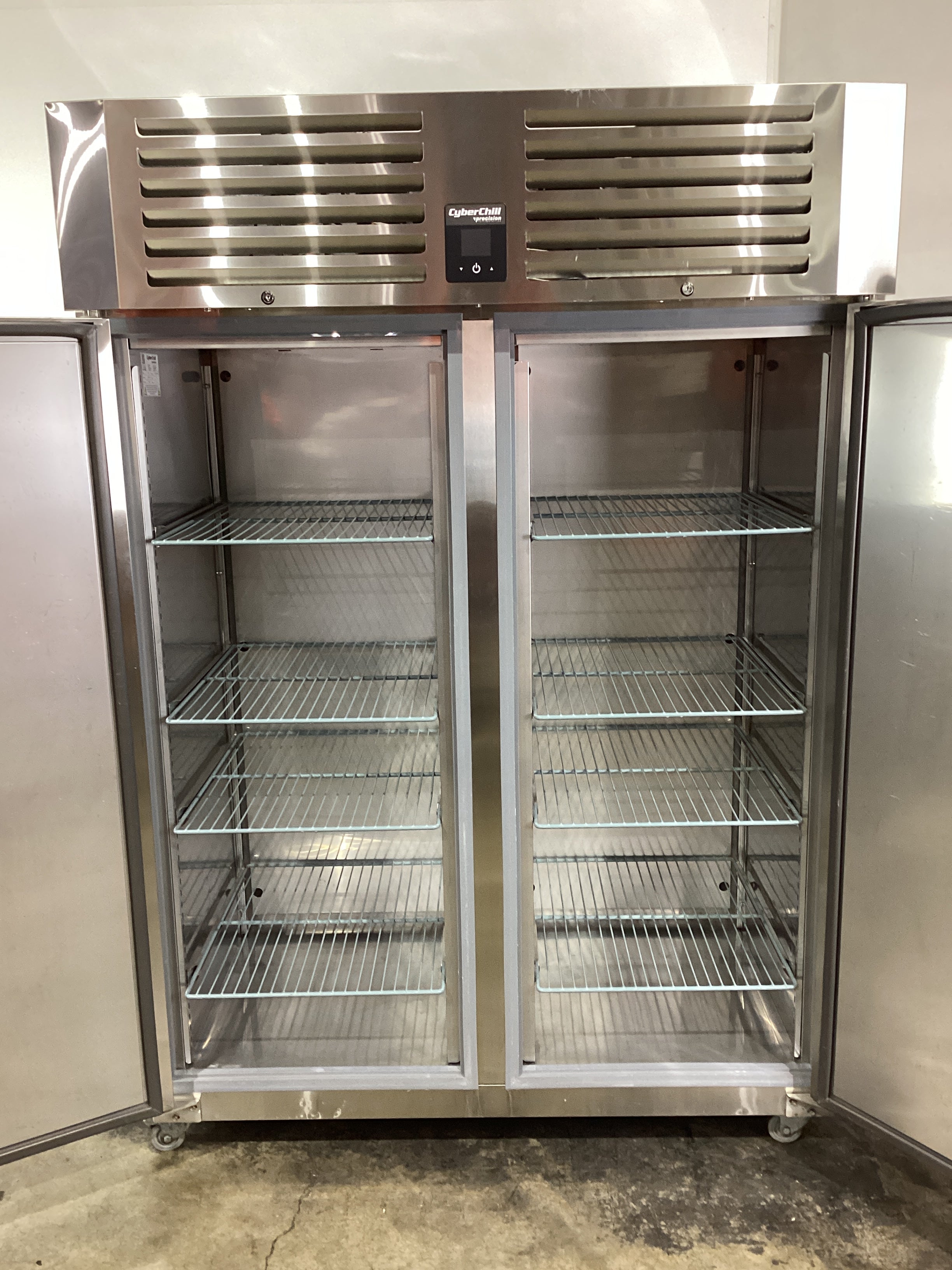Cyberchill LPT1401 Upright Freezer