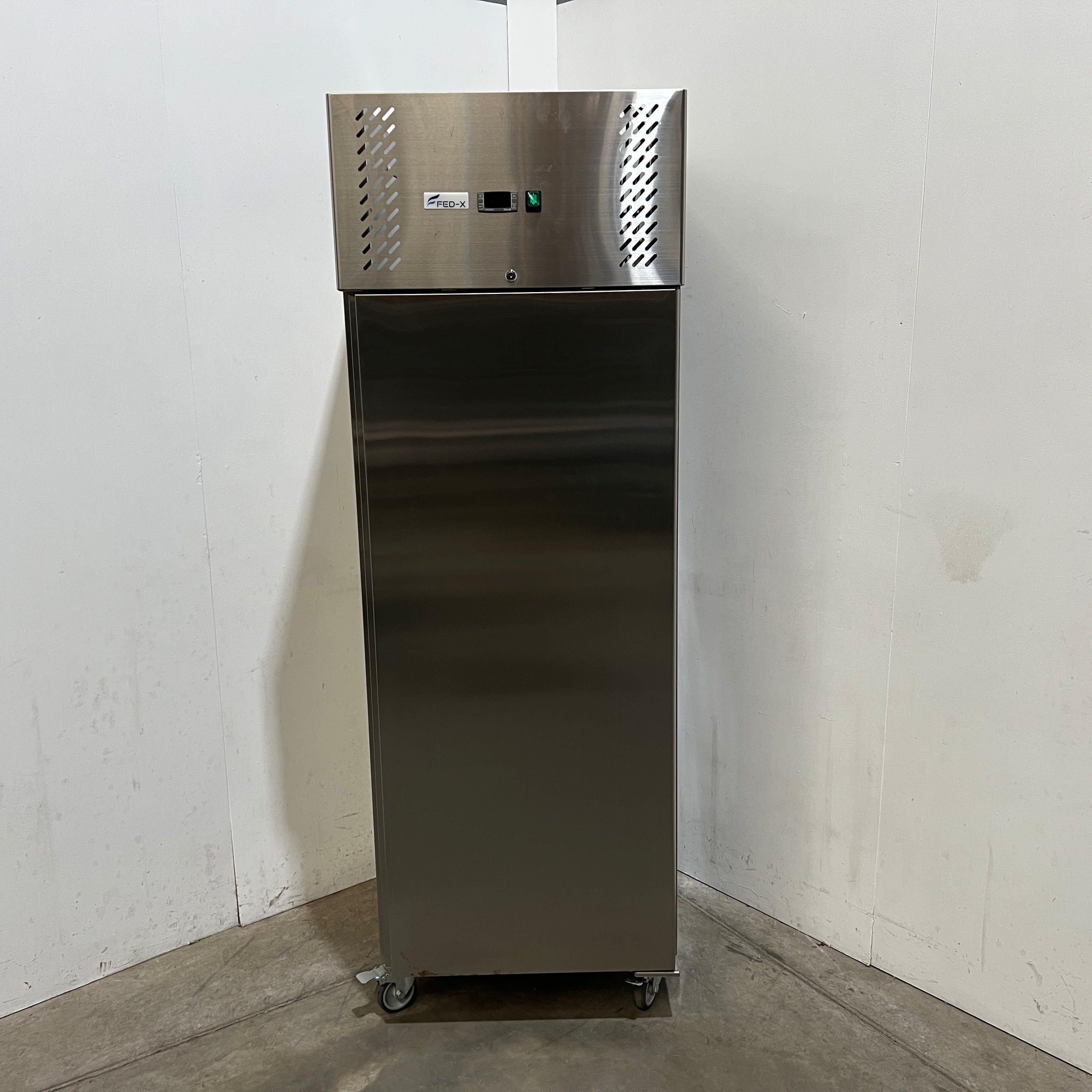 FED-X XURF600SFV Upright Freezer