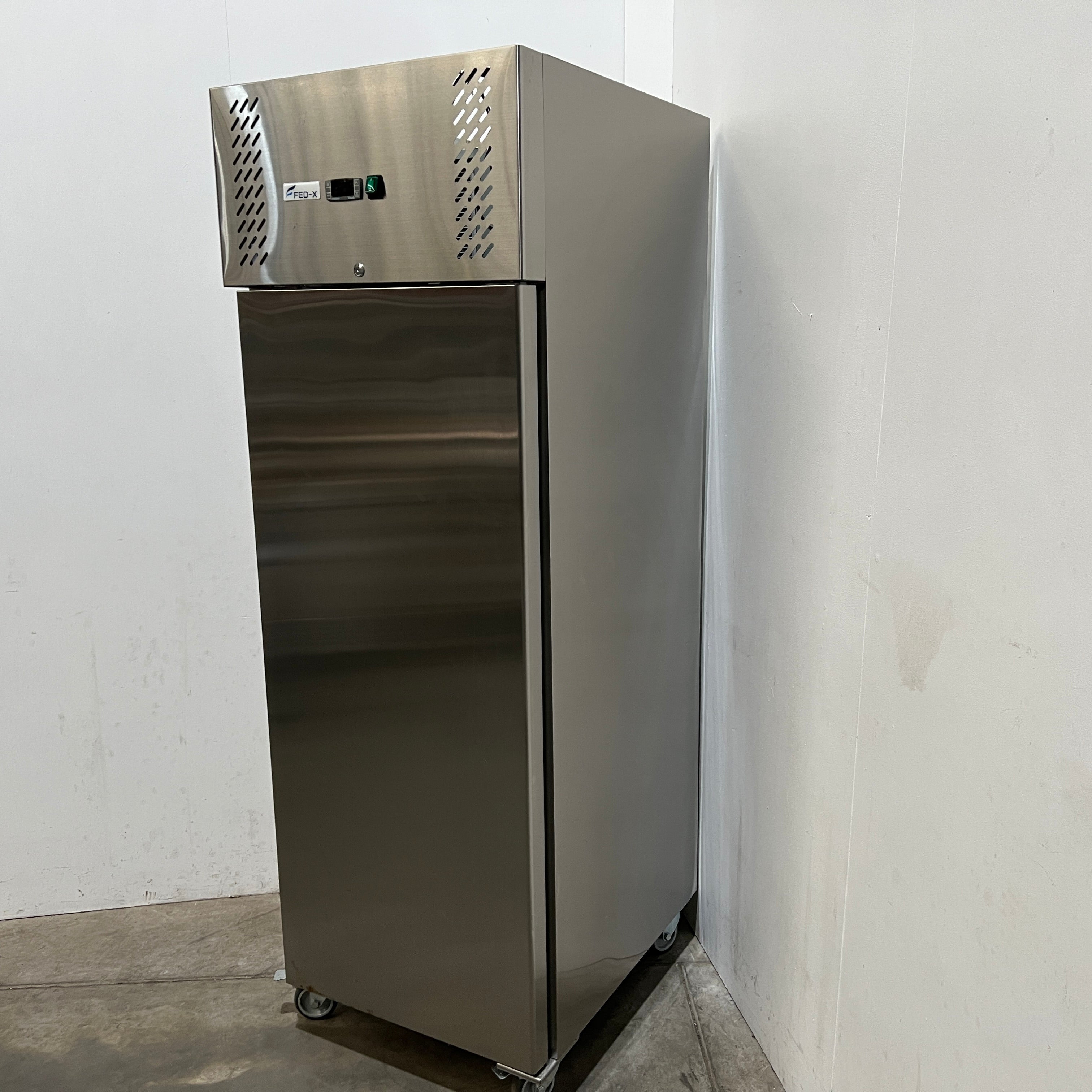 FED-X XURF600SFV Upright Freezer