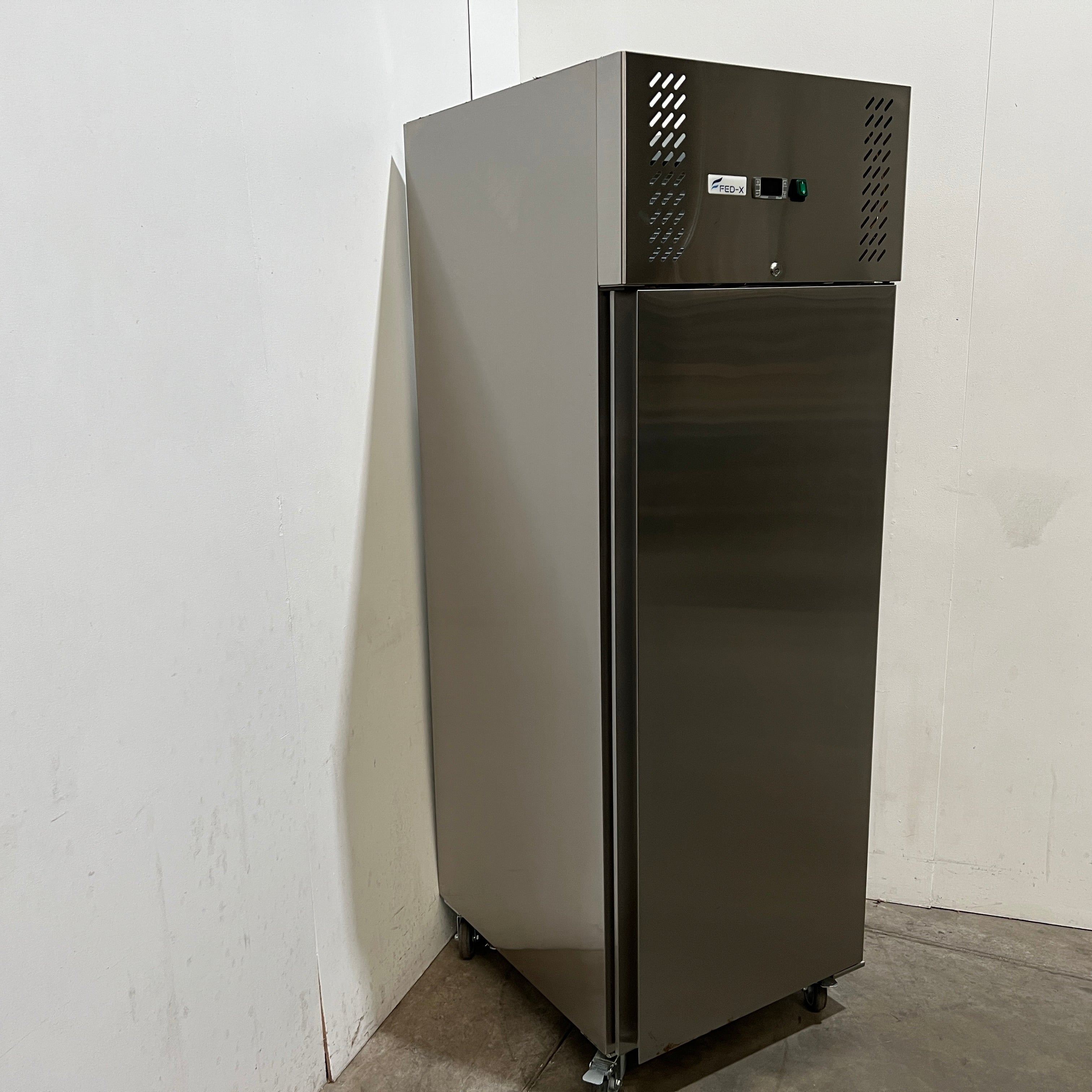 FED-X XURF600SFV Upright Freezer