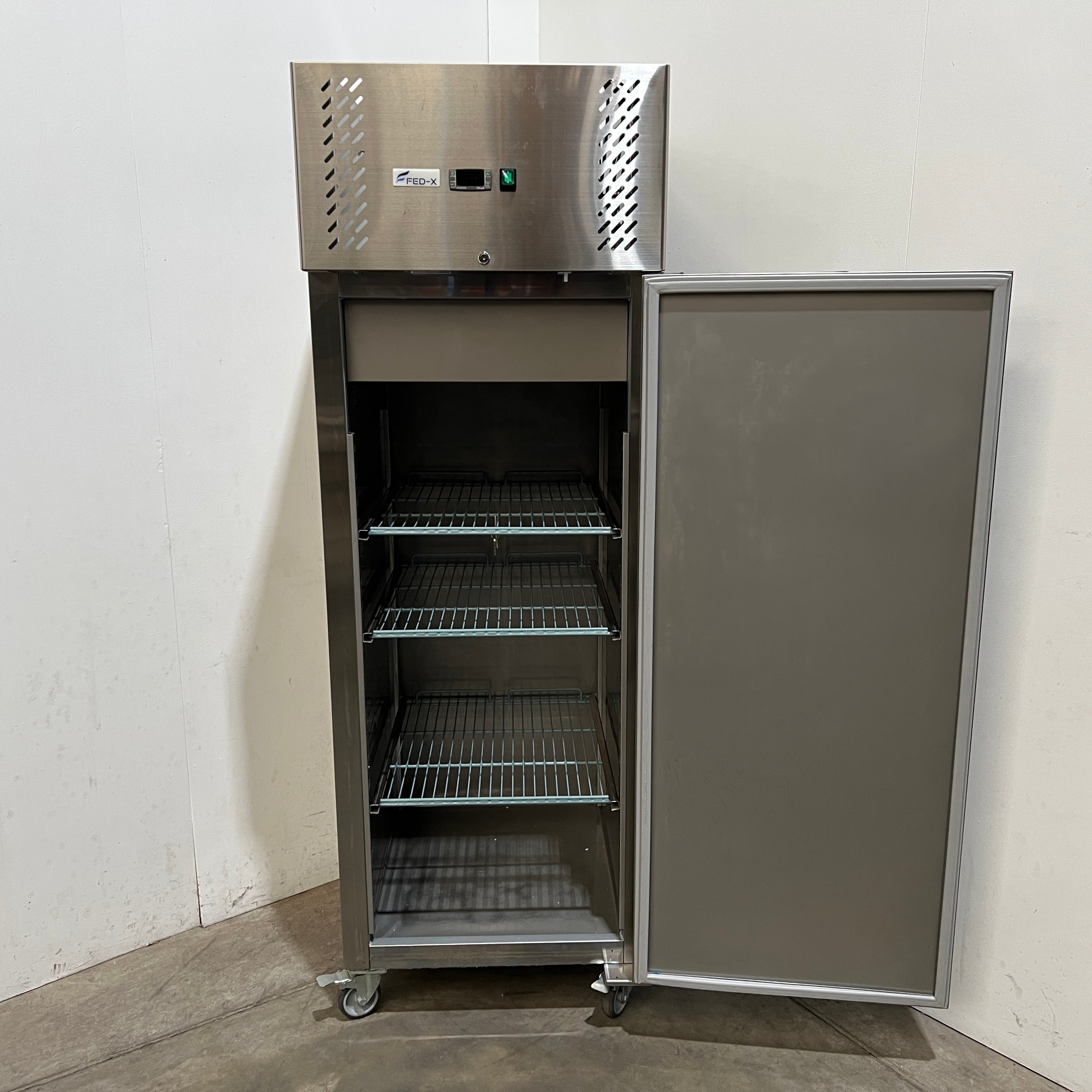 FED-X XURF600SFV Upright Freezer