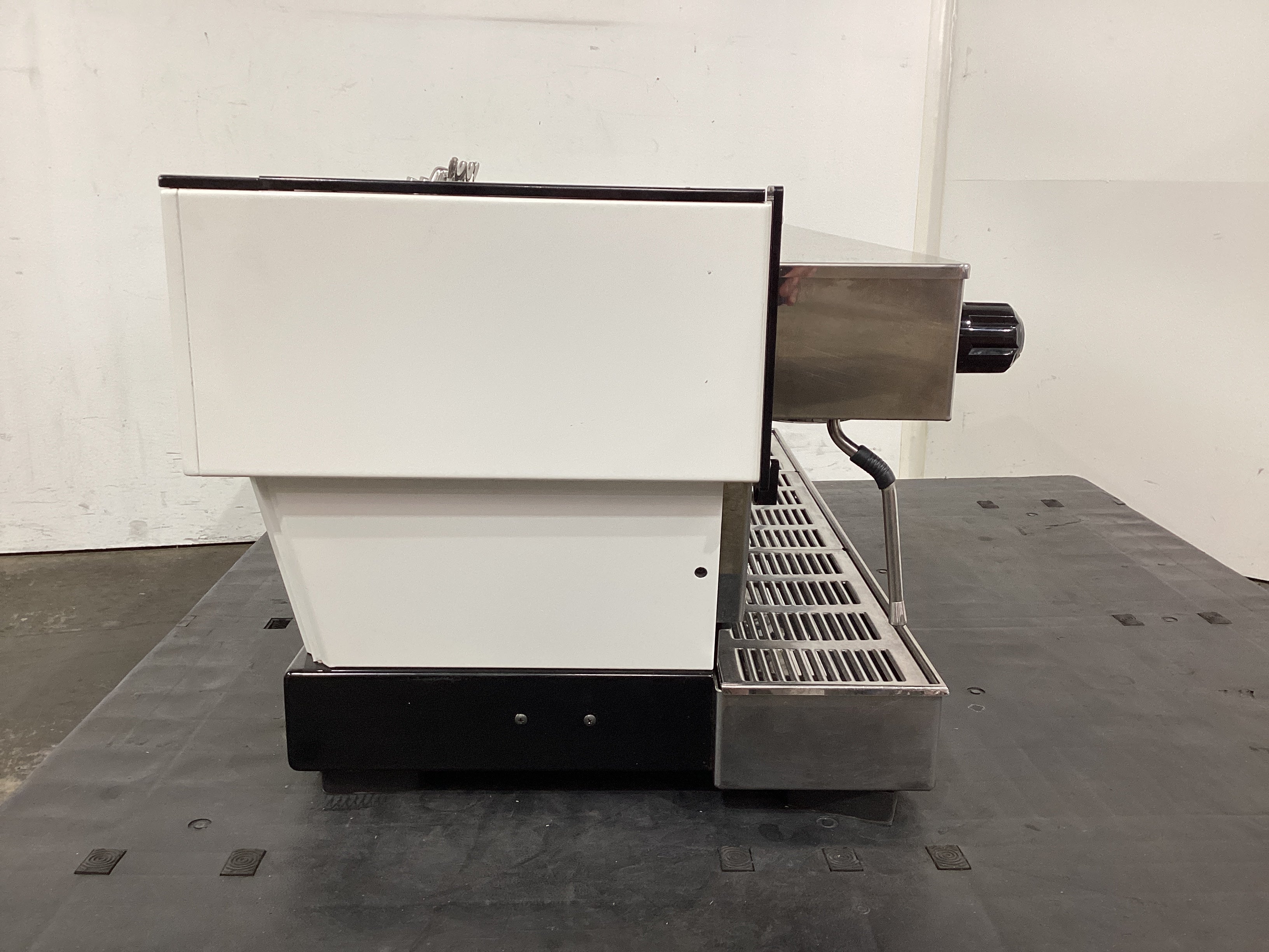 La Marzocco Linea 3 Coffee Machine