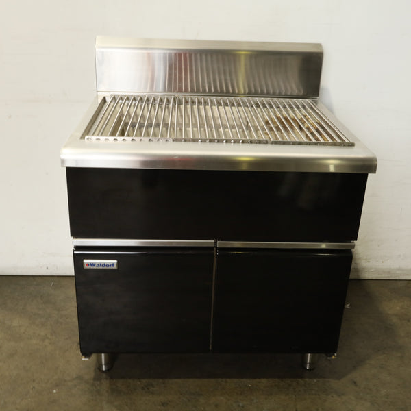 Waldorf SFB8900-CD Solid Fuel Grill