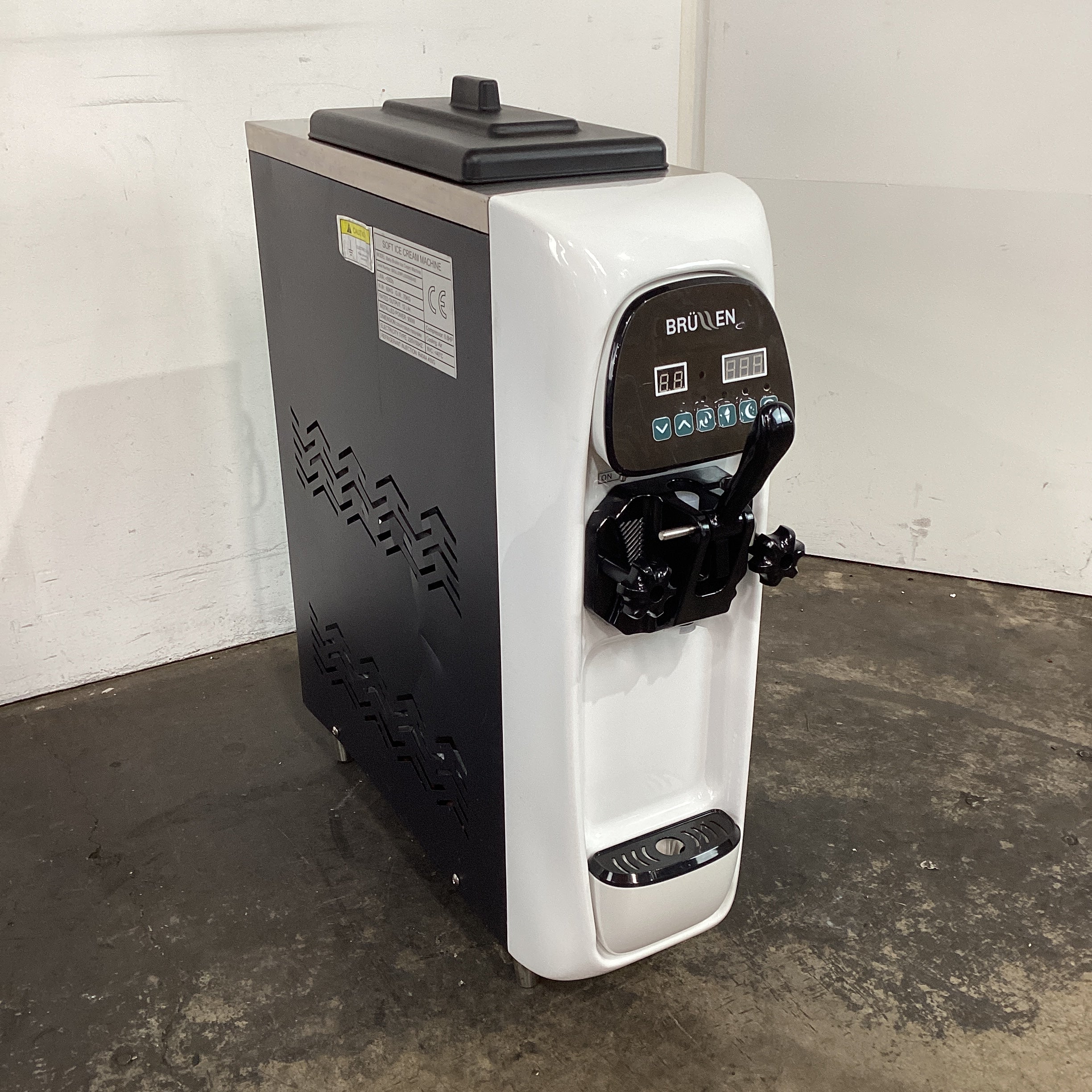 Brullen Baby Brullen Ice Cream Machine