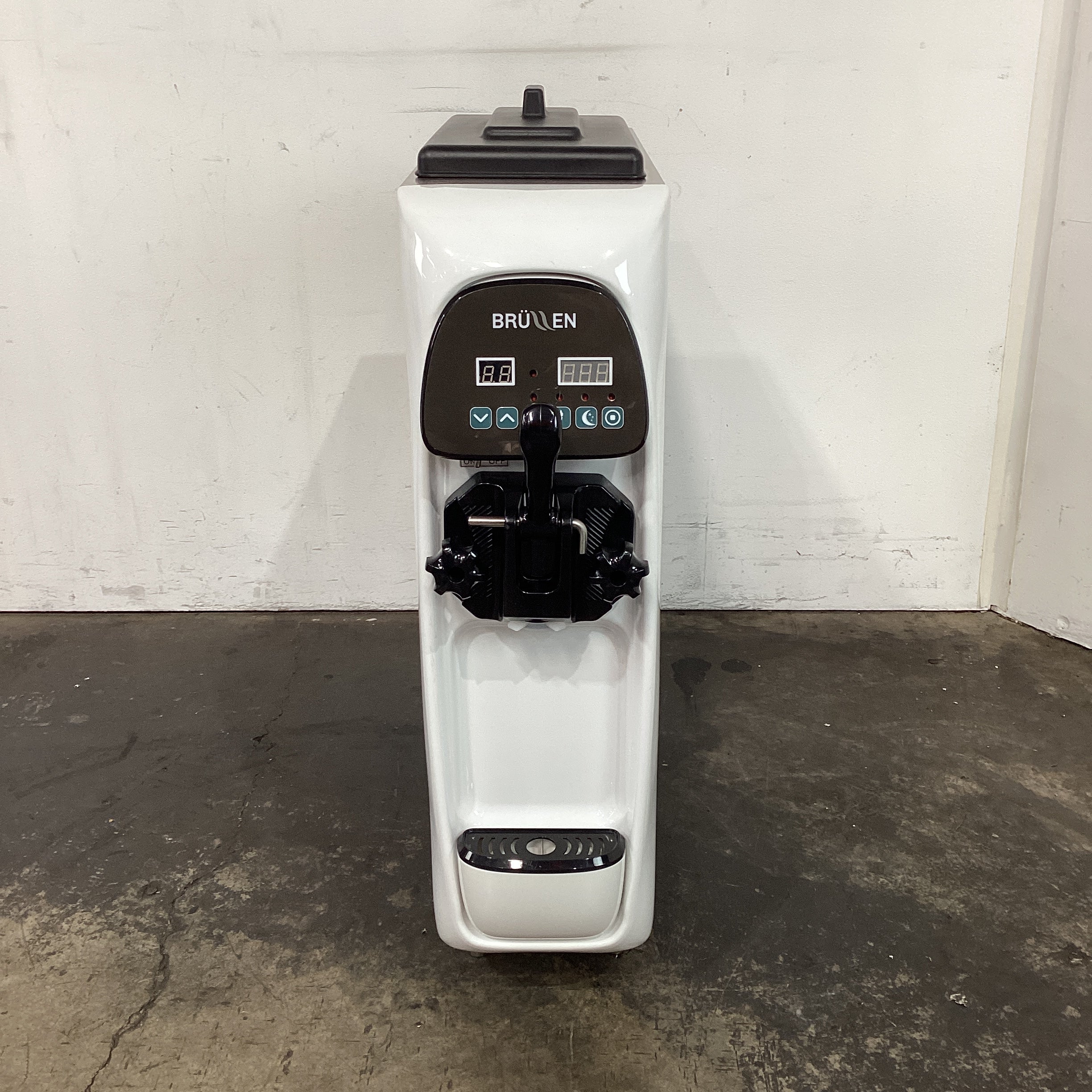 Brullen Baby Brullen Ice Cream Machine