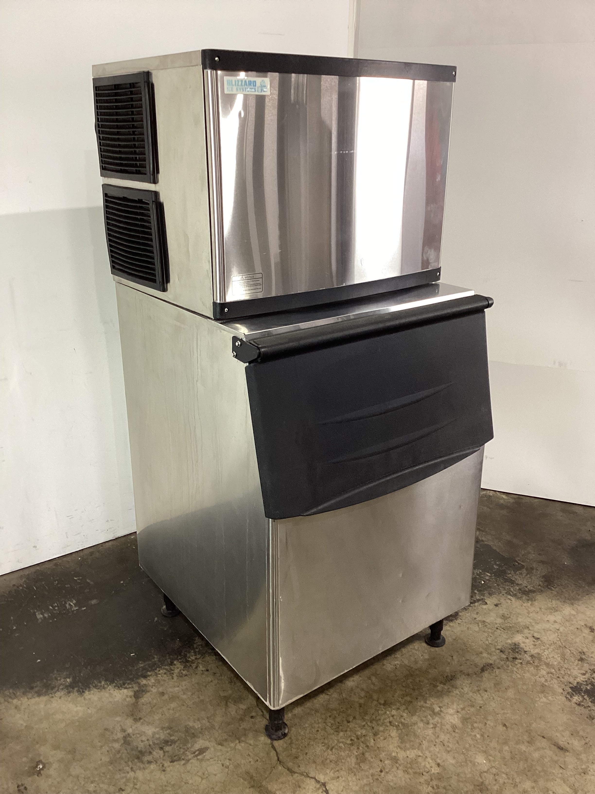 Blizzard SN-500P Ice Machine