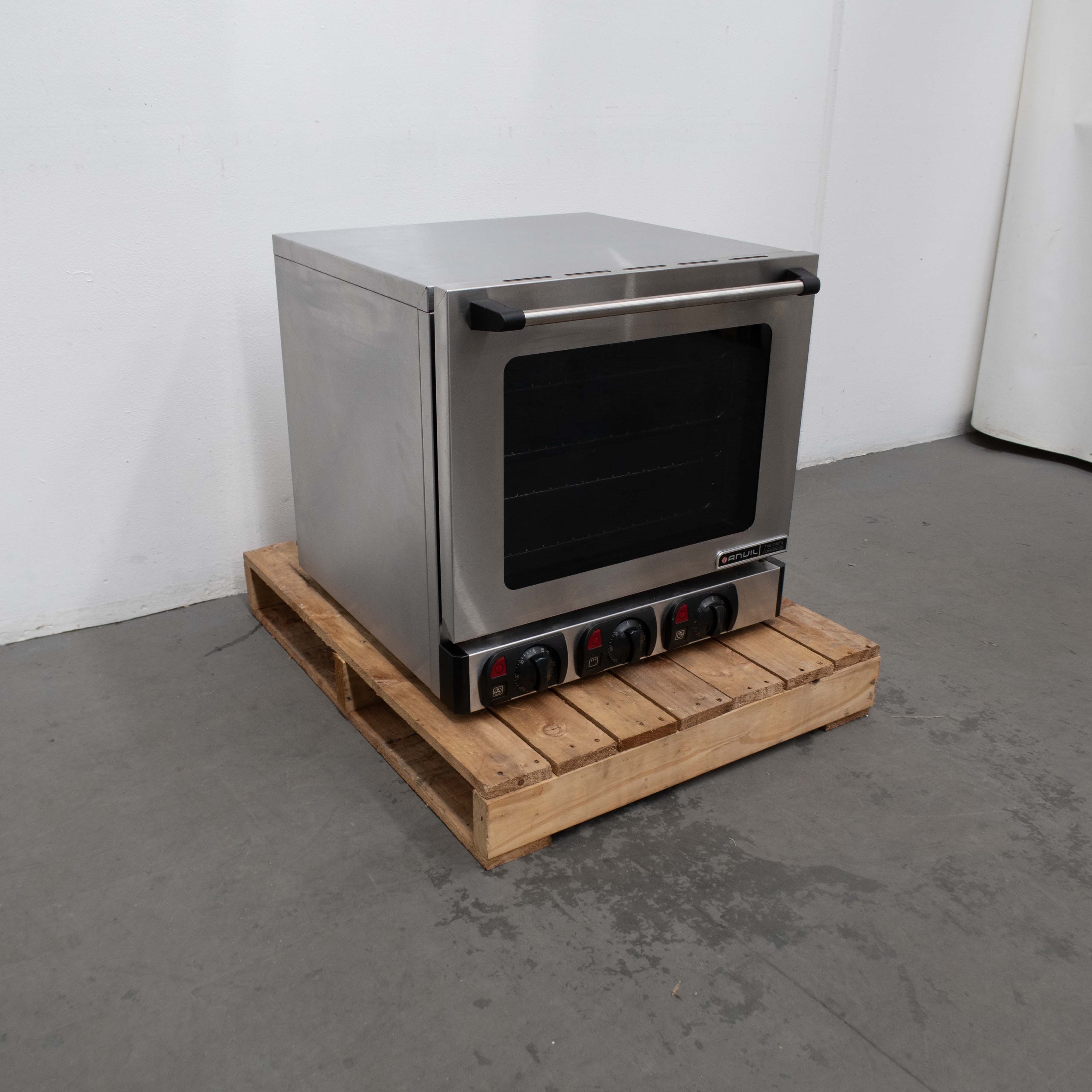 Anvil COA1004 - 7 Tray Convection Oven