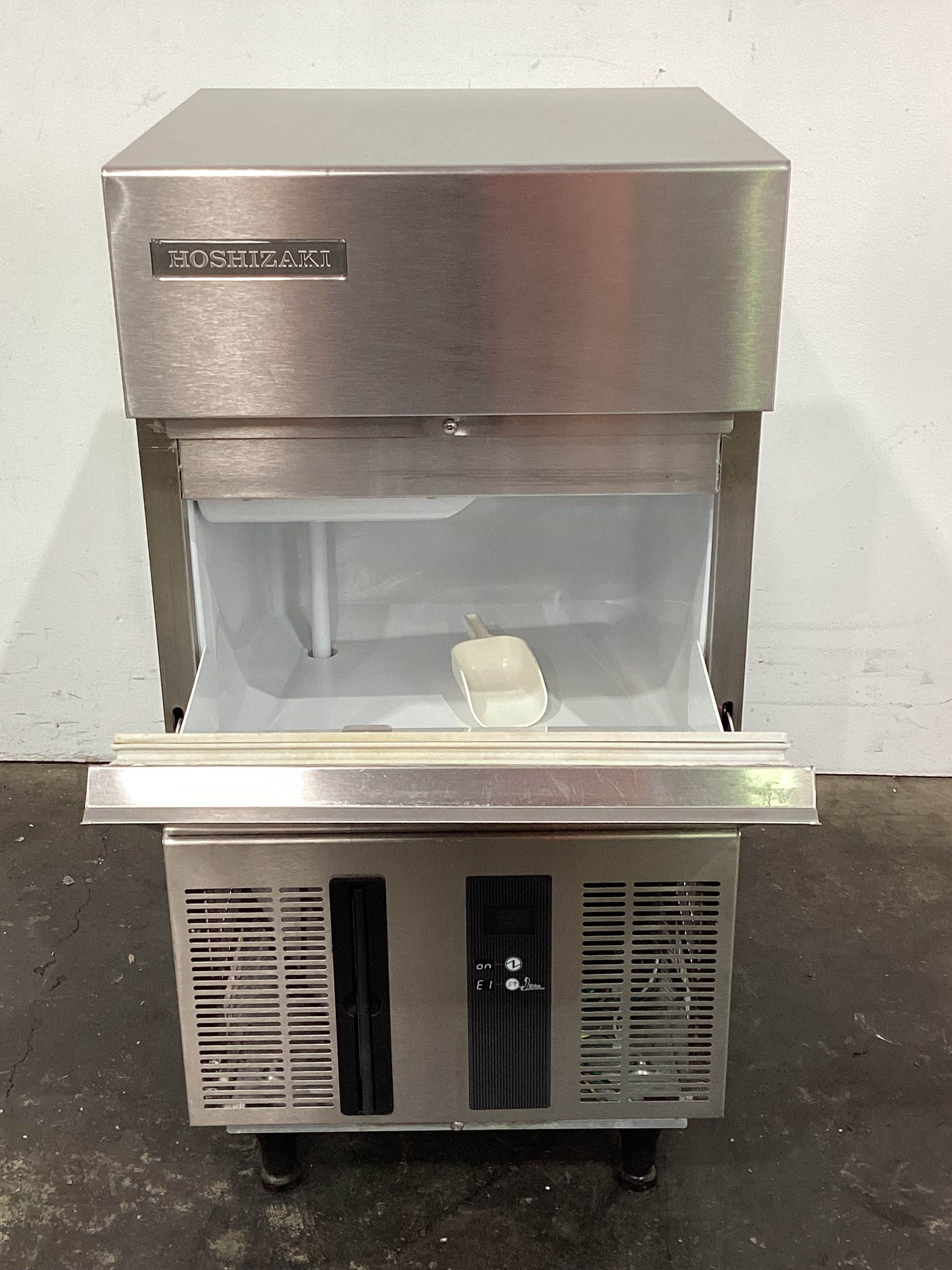 Hoshizaki IM-30CNE-25 Ice Maker
