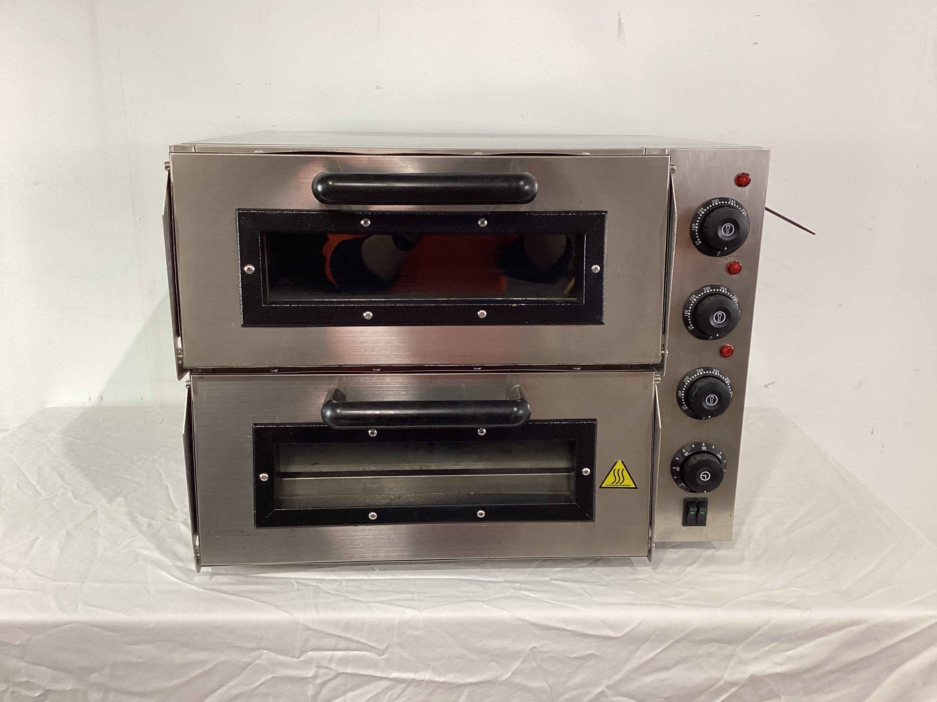 Bakermax P2ST Pizza Oven