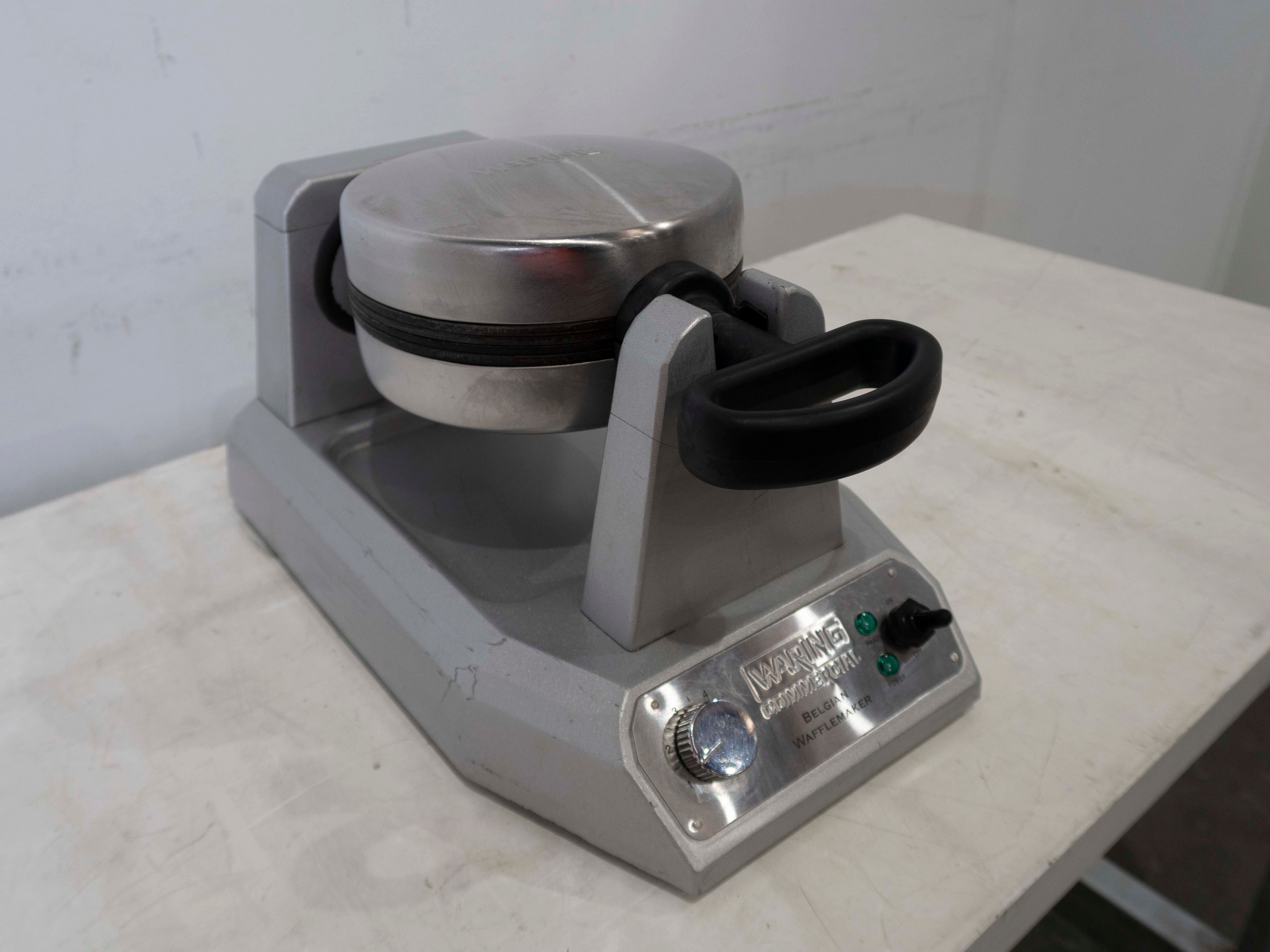 Waring WW180XCE Single Belgian Waffle Maker