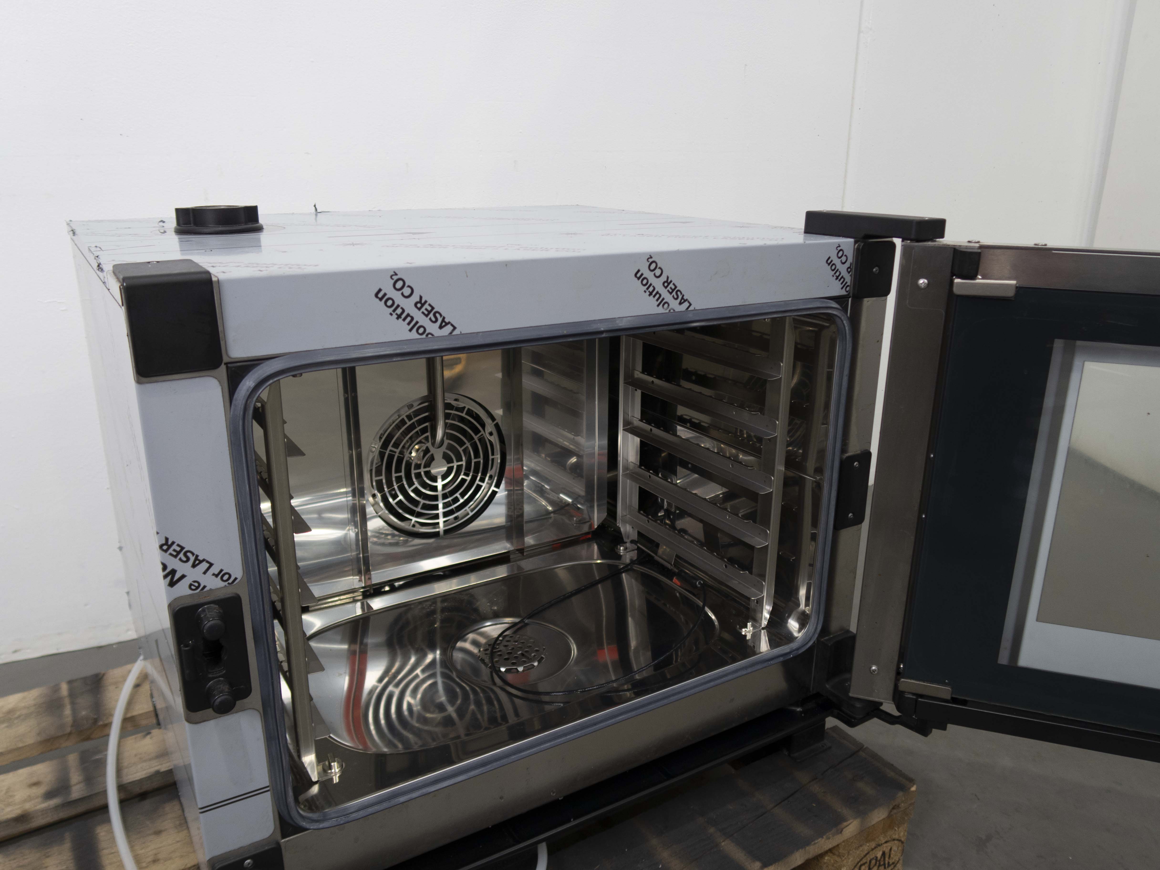 Unox XEVC-0511-E1LM Combi Oven