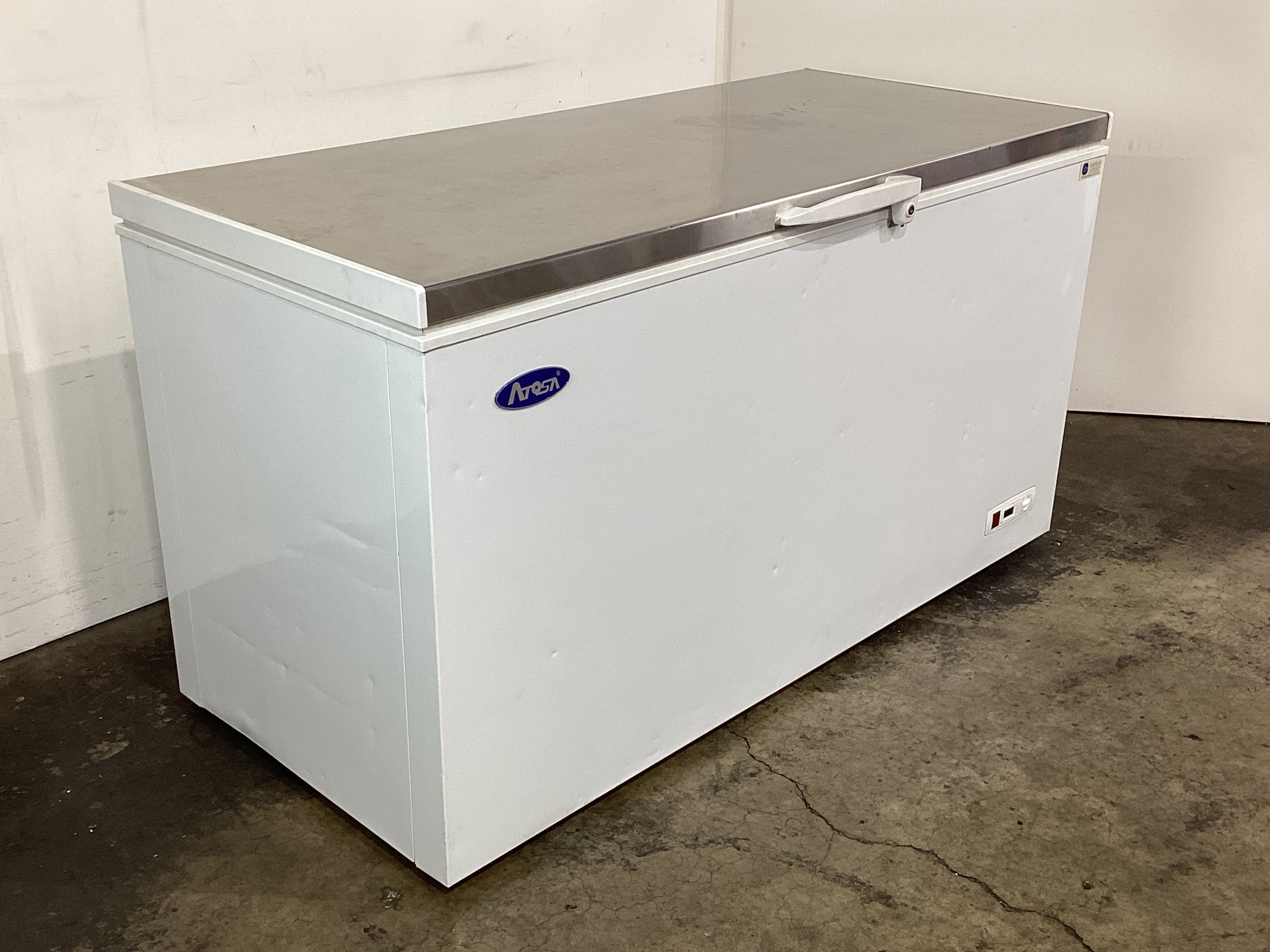 Atosa BD-550 Chest Freezer