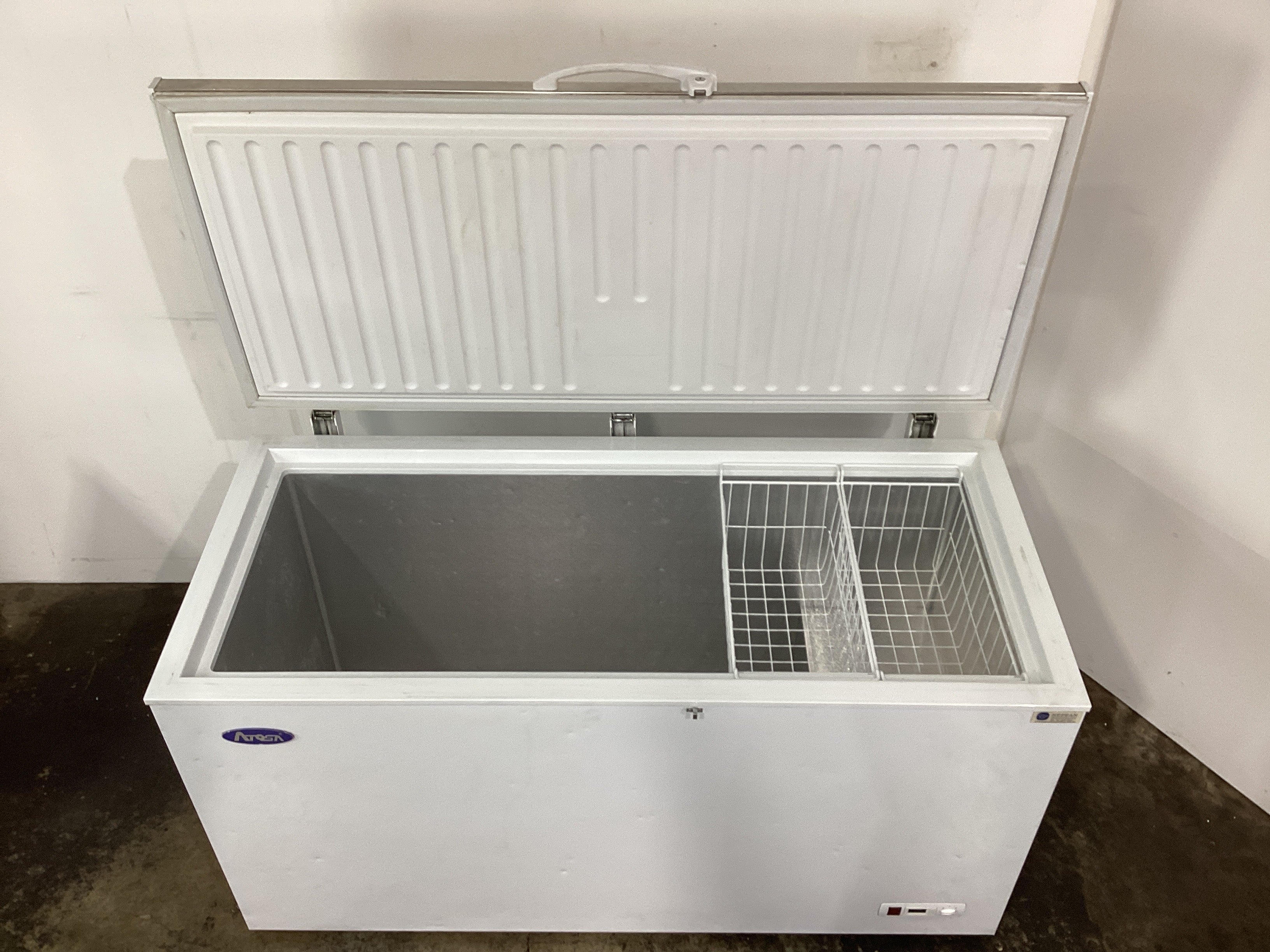 Atosa BD-550 Chest Freezer