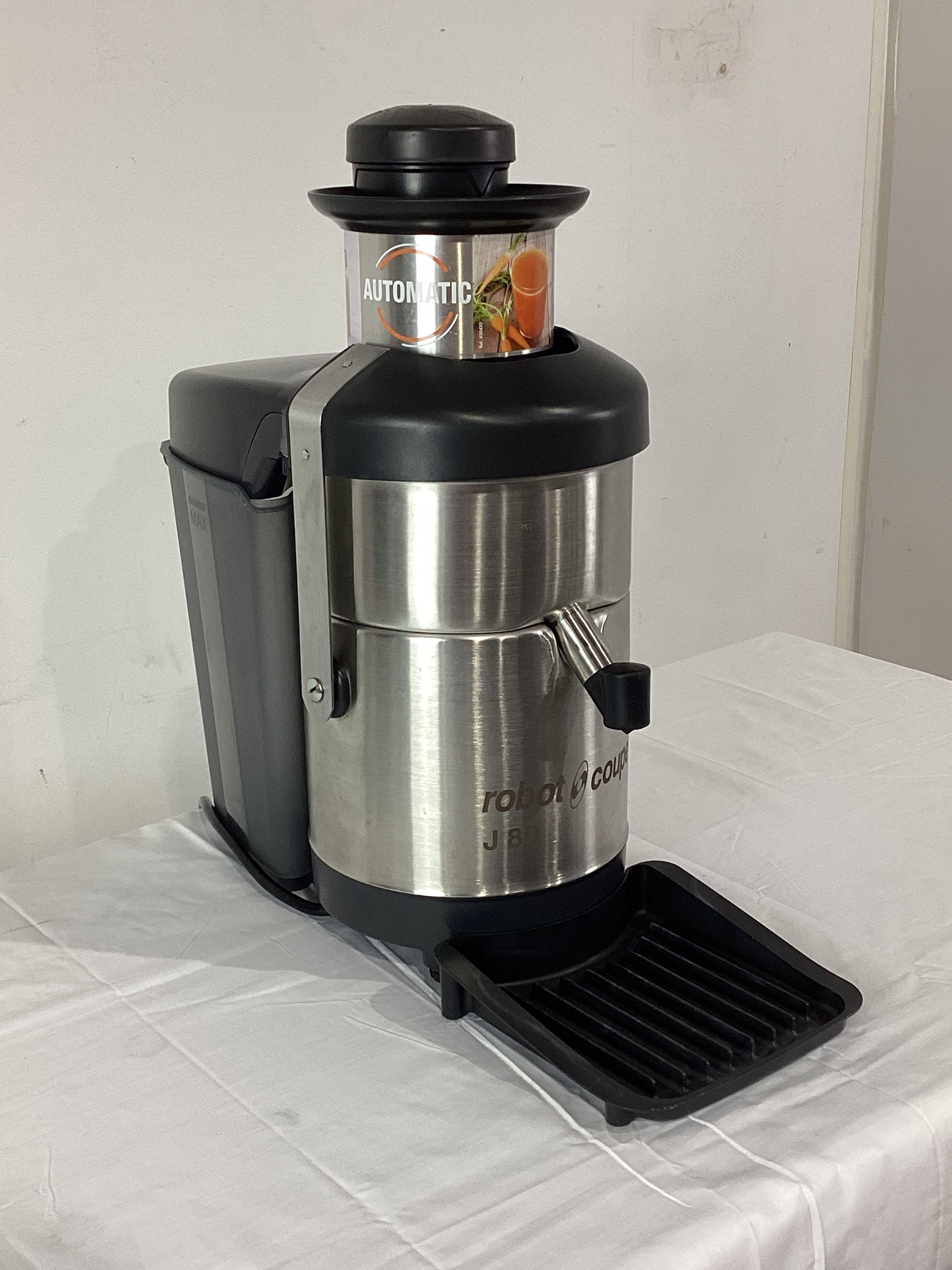 Robot Coupe  J80 Automatic Juice Extractor