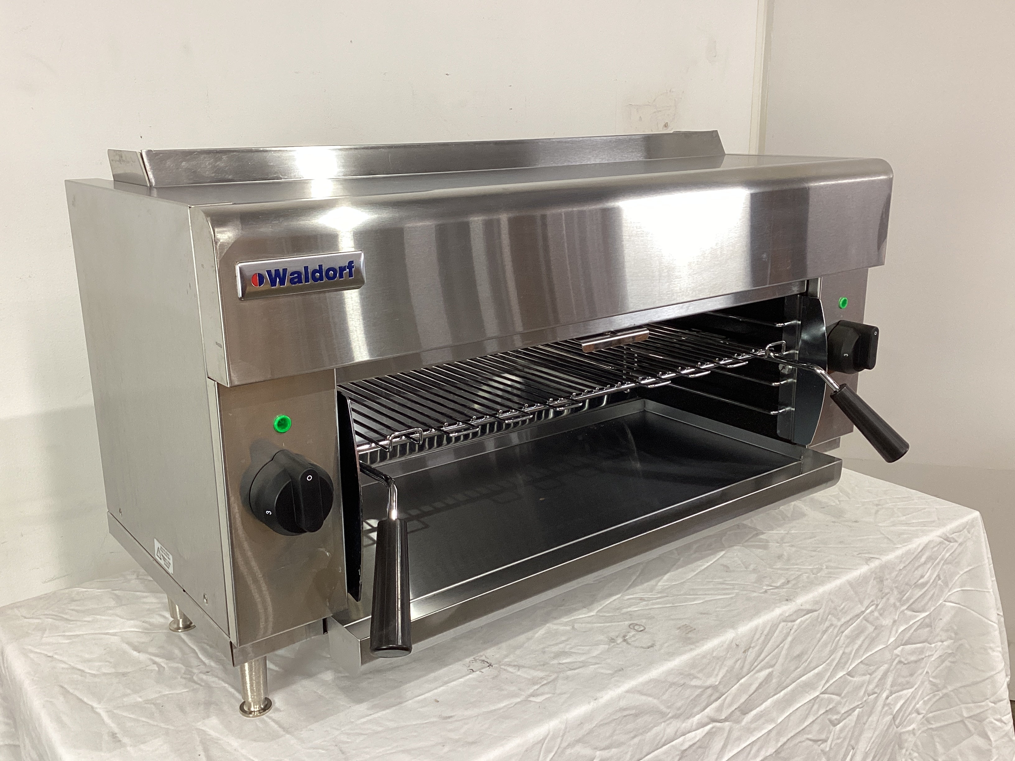 Waldorf SN8200E Electric Salamander