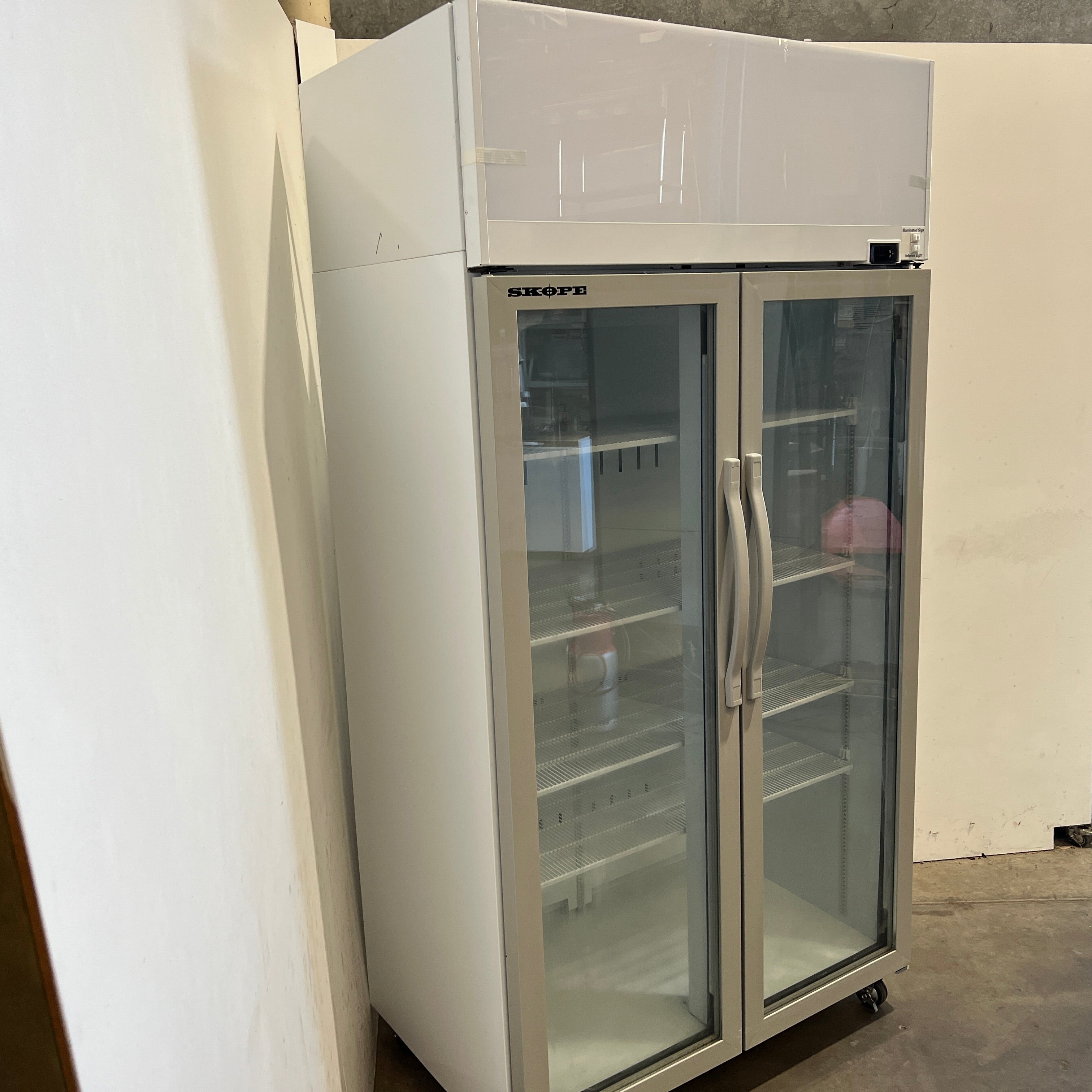 Skope TCE1000N Upright Fridge