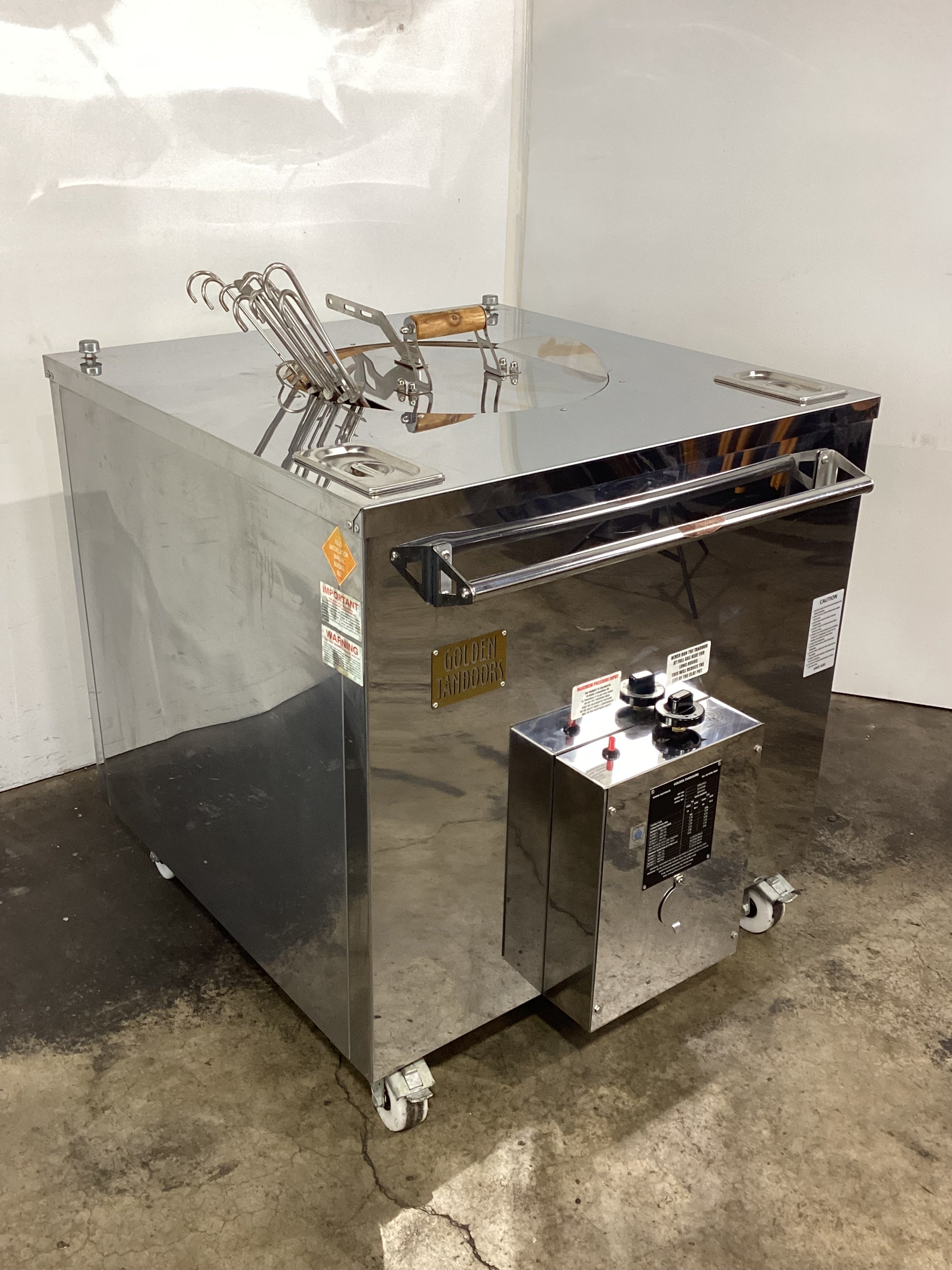 Golden Tandoors GT-925AG Tandoori Oven