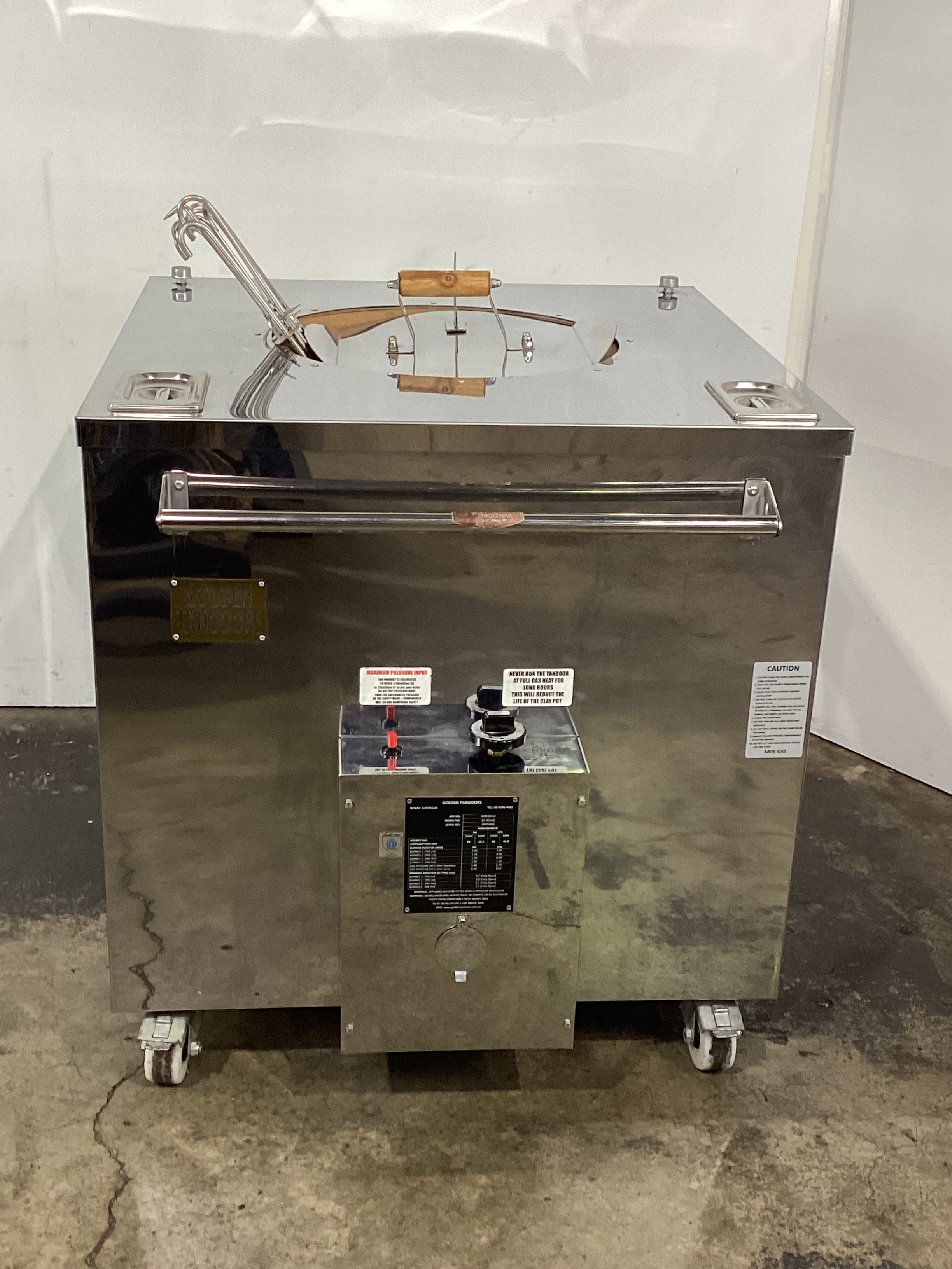 Golden Tandoors GT-925AG Tandoori Oven