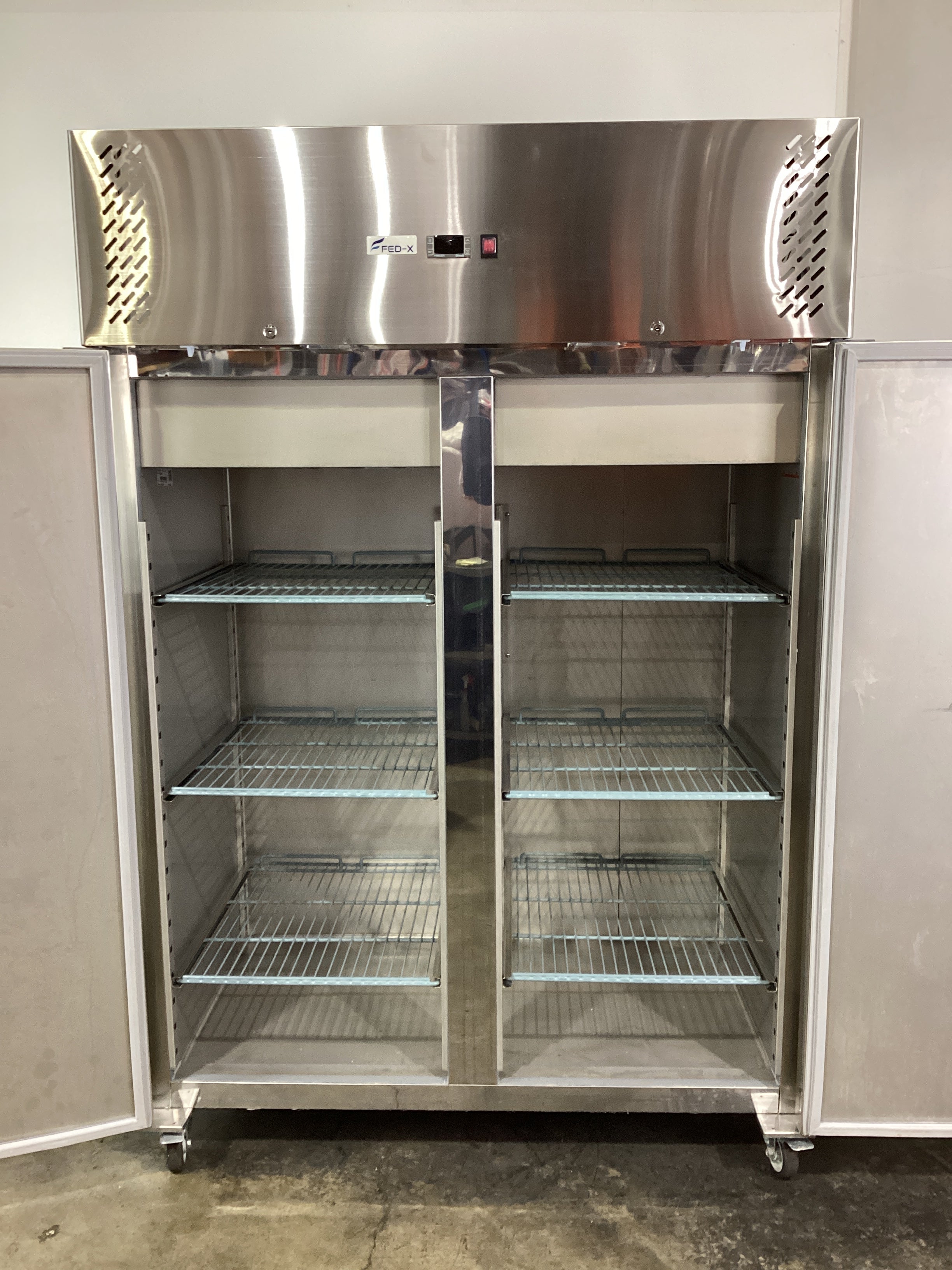 FED-X XURF1200SFV Upright Freezer