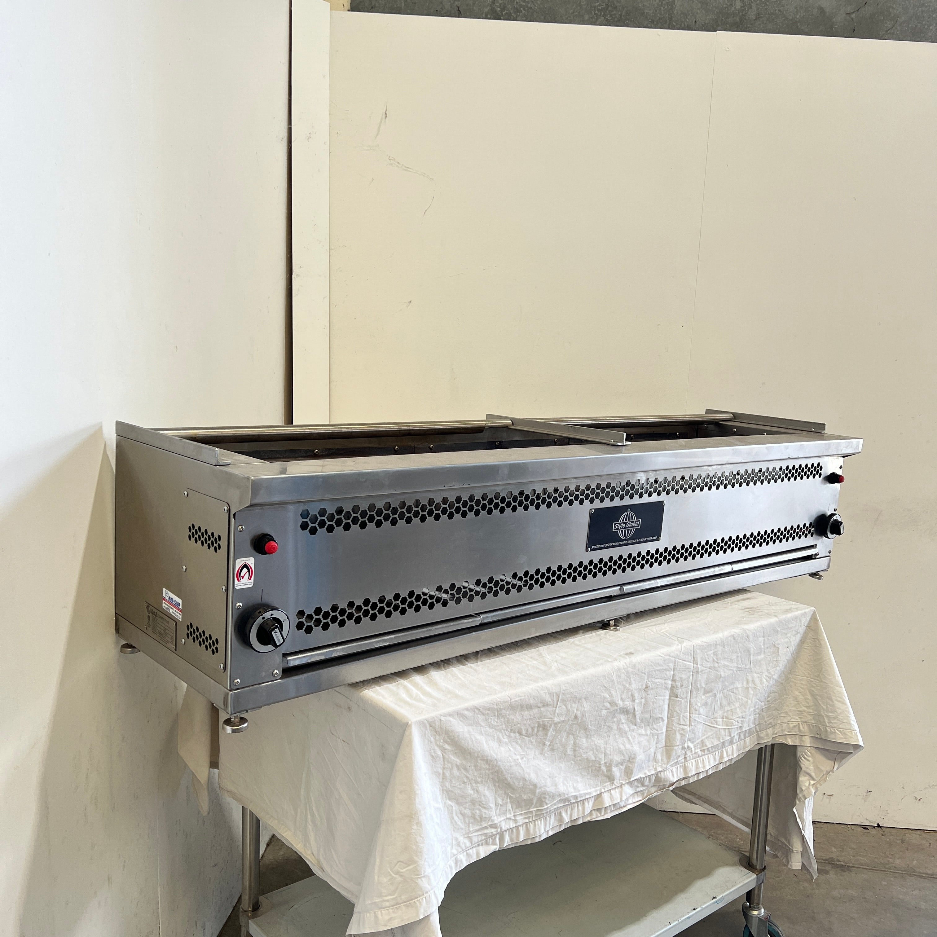 Style Global LGROBG-1800  Robata / Yakatori Style Grills