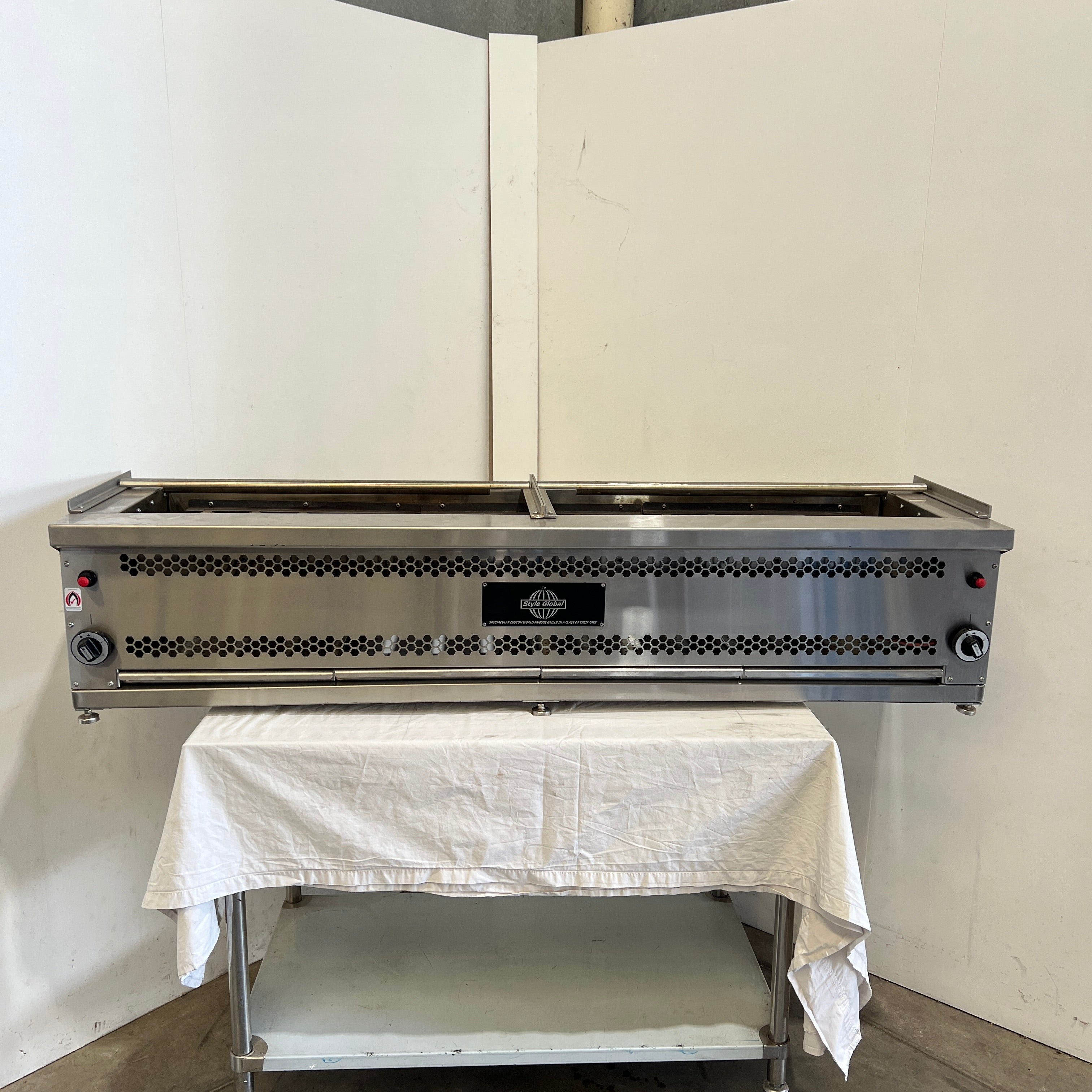 Style Global LGROBG-1800  Robata / Yakatori Style Grills