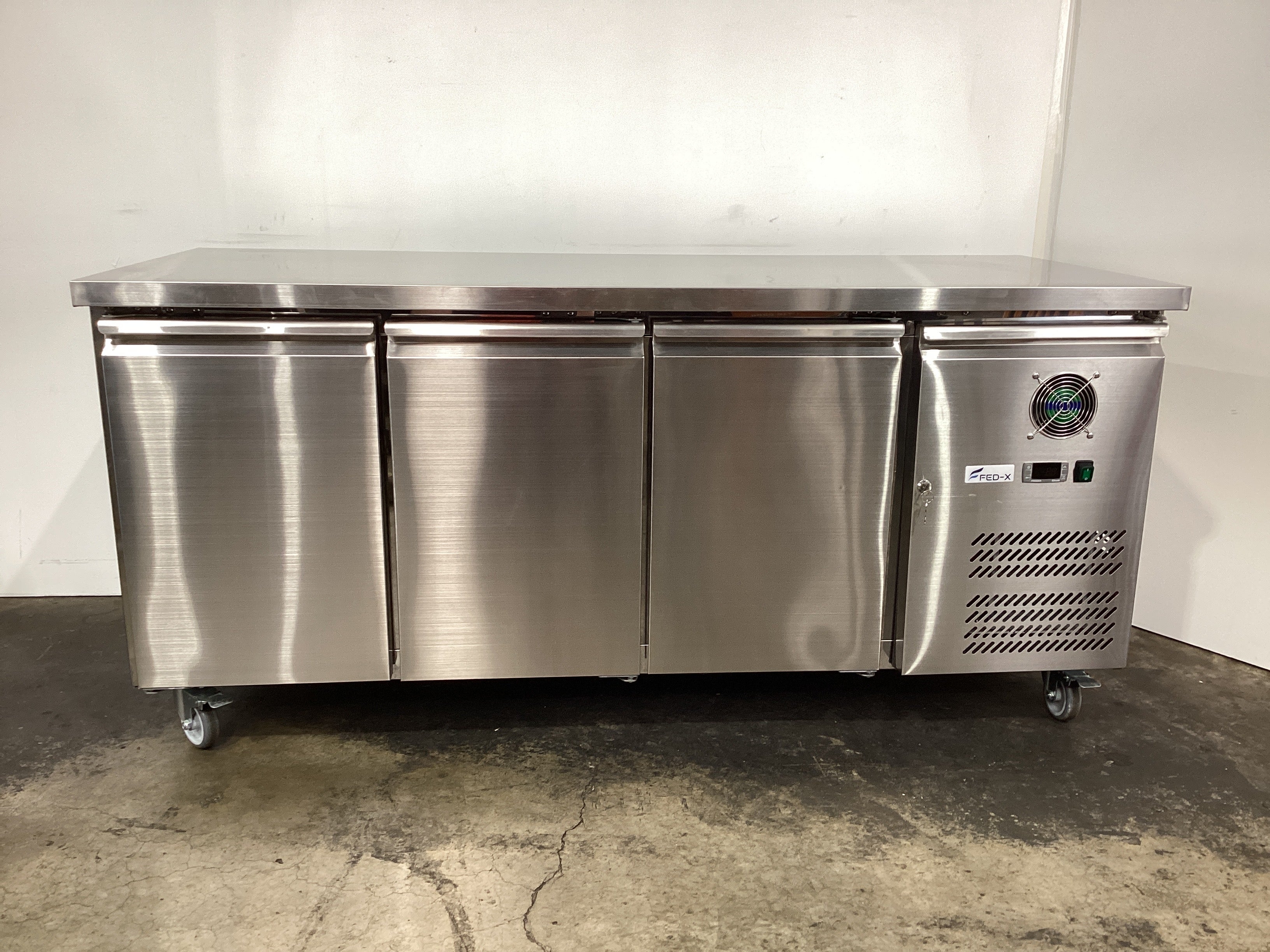 FED-X XUB7F18S3V Undercounter Bench Freezer