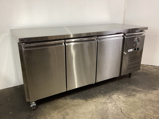 FED-X XUB7C18S3V Undercounter Fridge