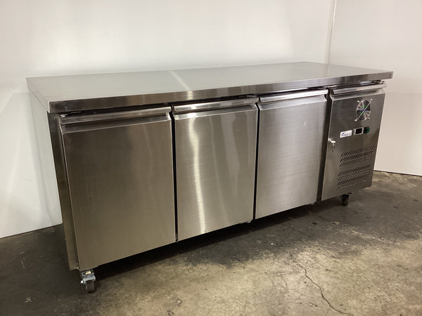 FED-X XUB7C18S3V Undercounter Fridge