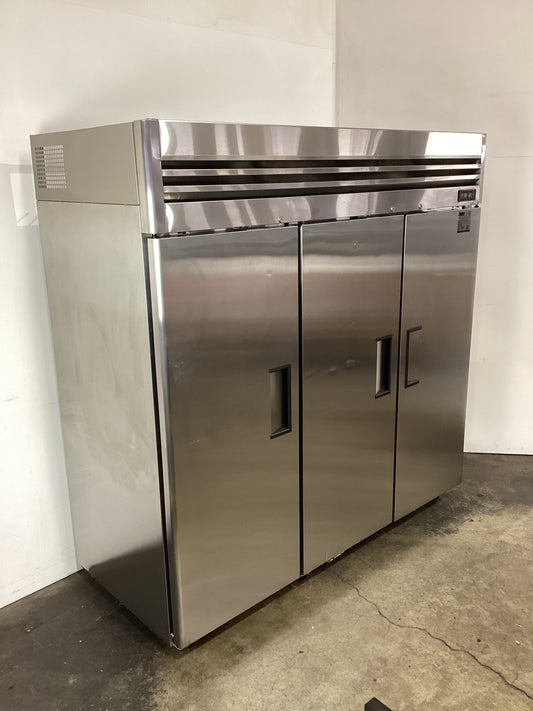 Skipio SRFT65-3 Upright Fridge/Freezer Combo