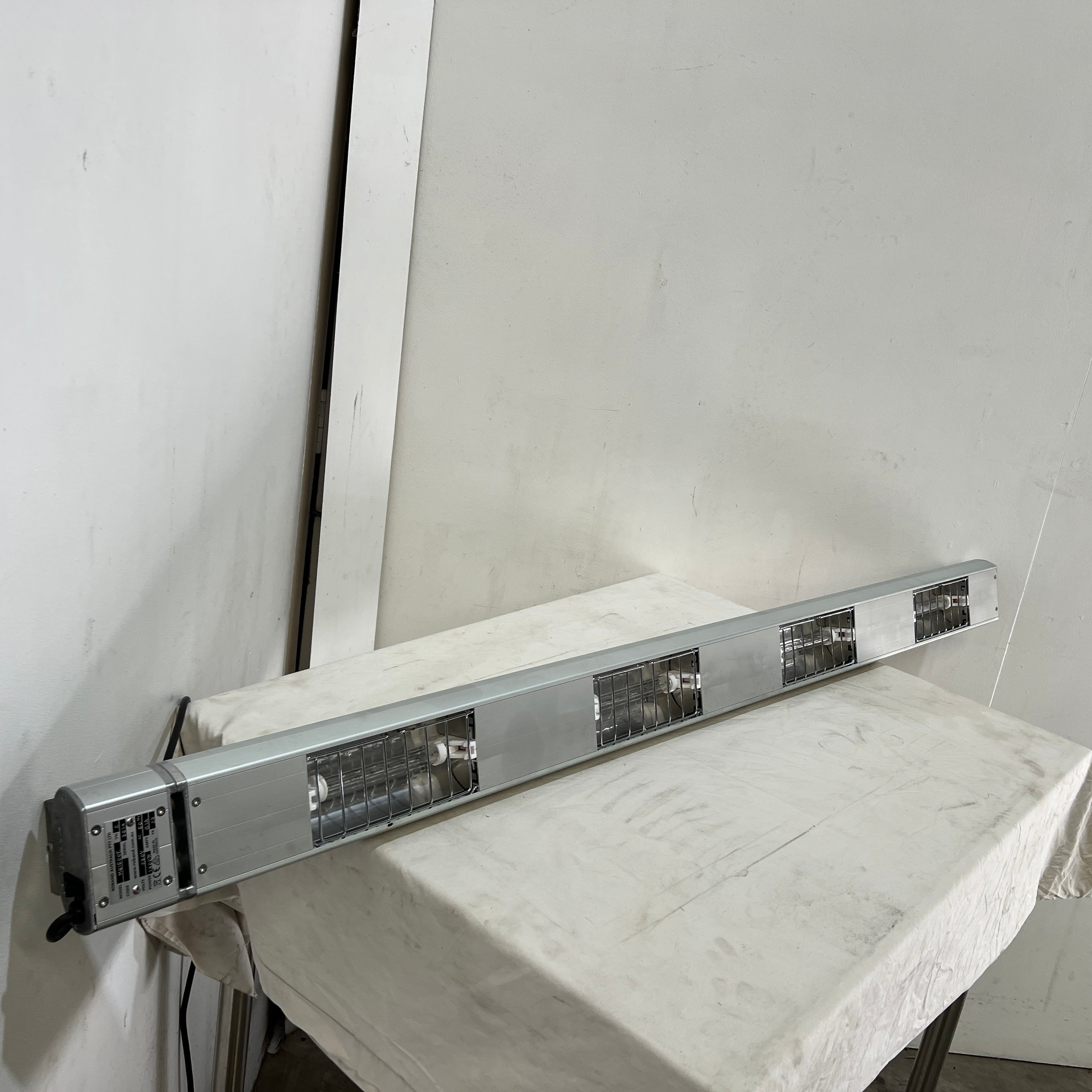 Roband HQ1500E Heat Lamp