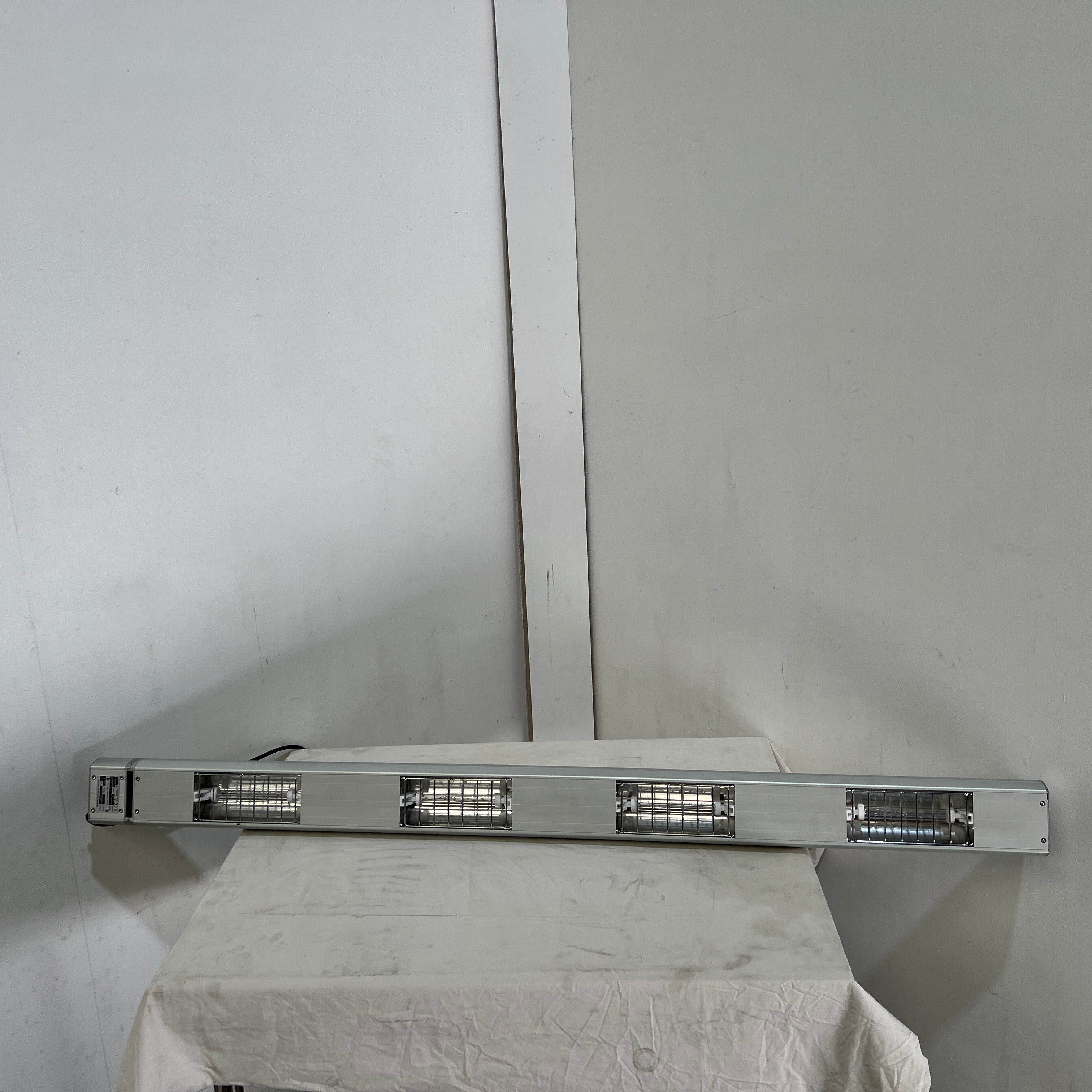 Roband HQ1500E Heat Lamp