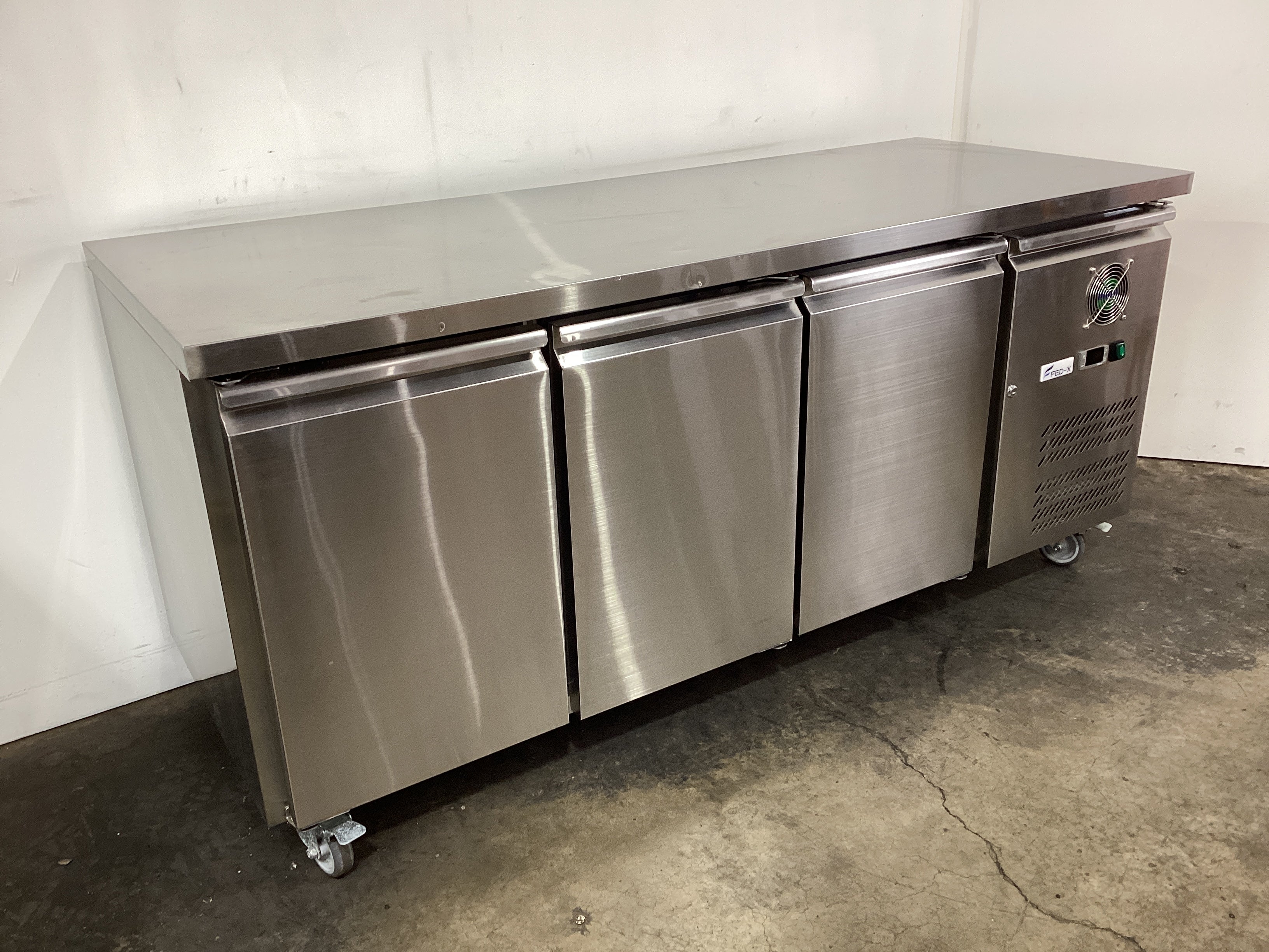 FED-X XUB7C18S3V Undercounter Fridge