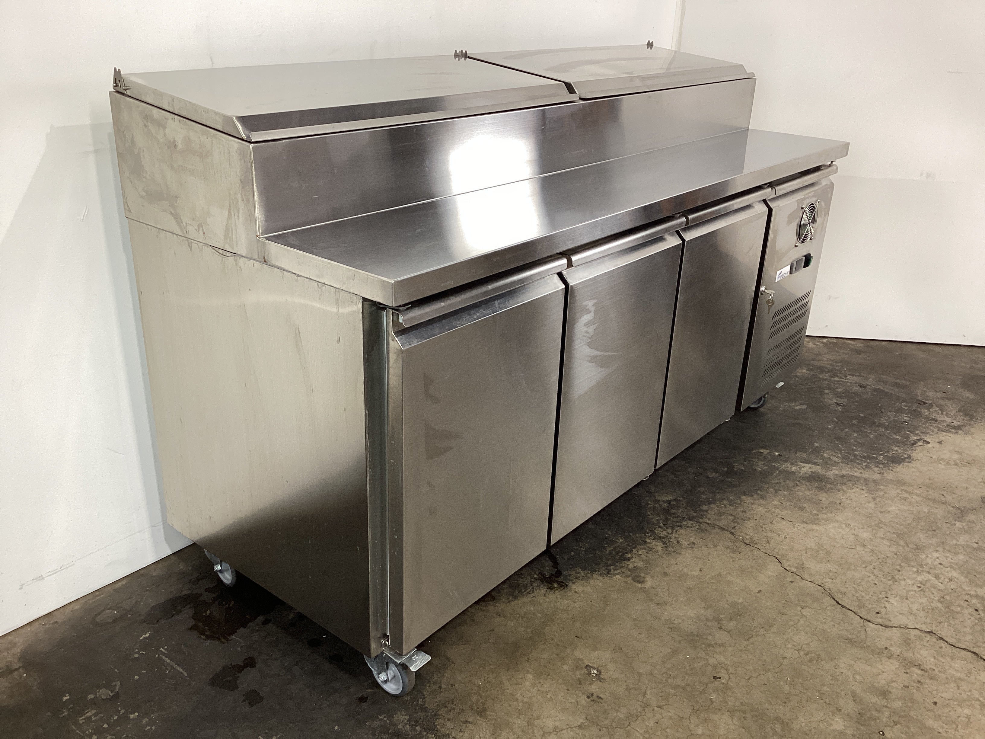 FED-X XSS7C18S3V Sandwich Prep Fridge