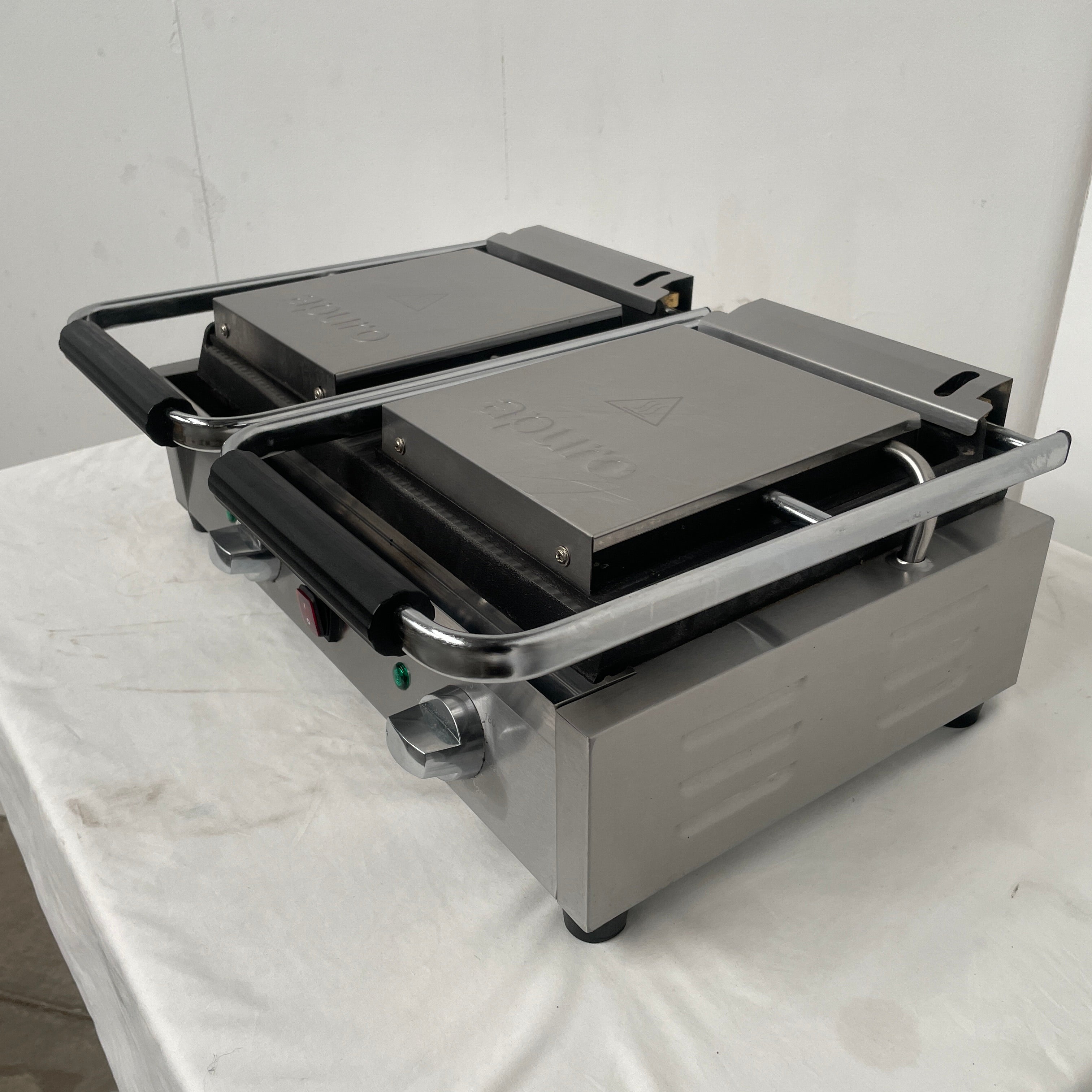 Apuro DY998-A-02 Contact Grill