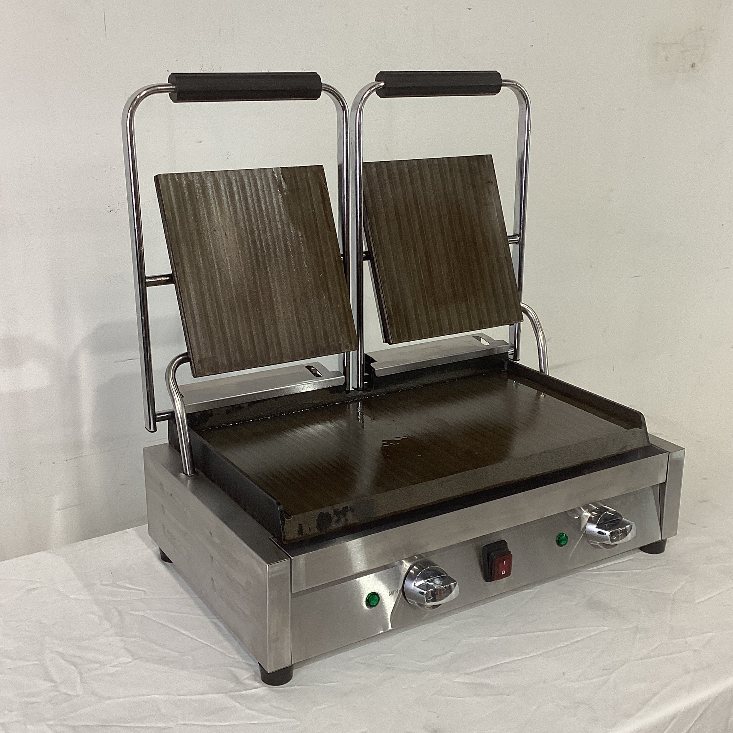 Apuro DY998-A-02 Contact Grill