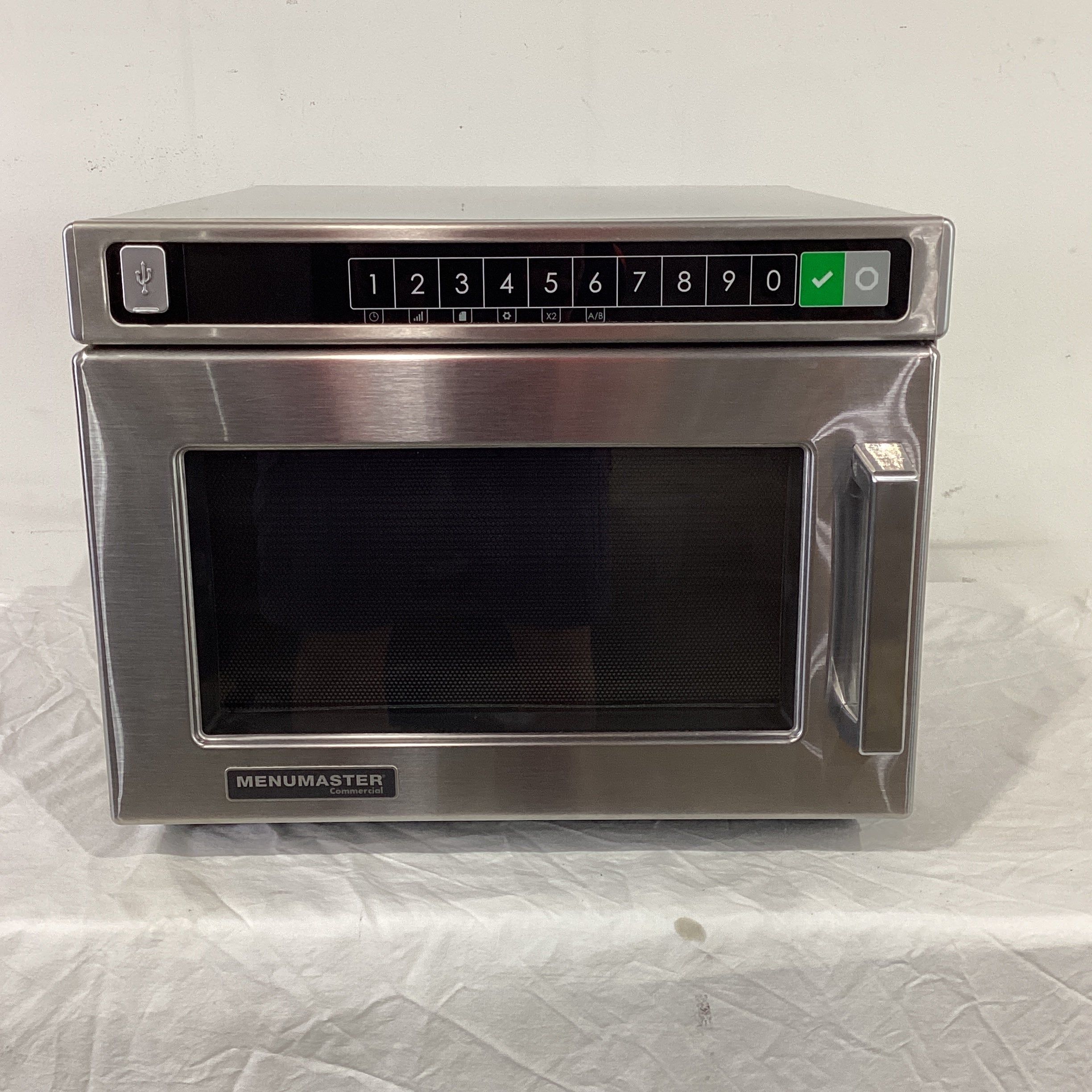 Menumaster DEC14E2 Microwave