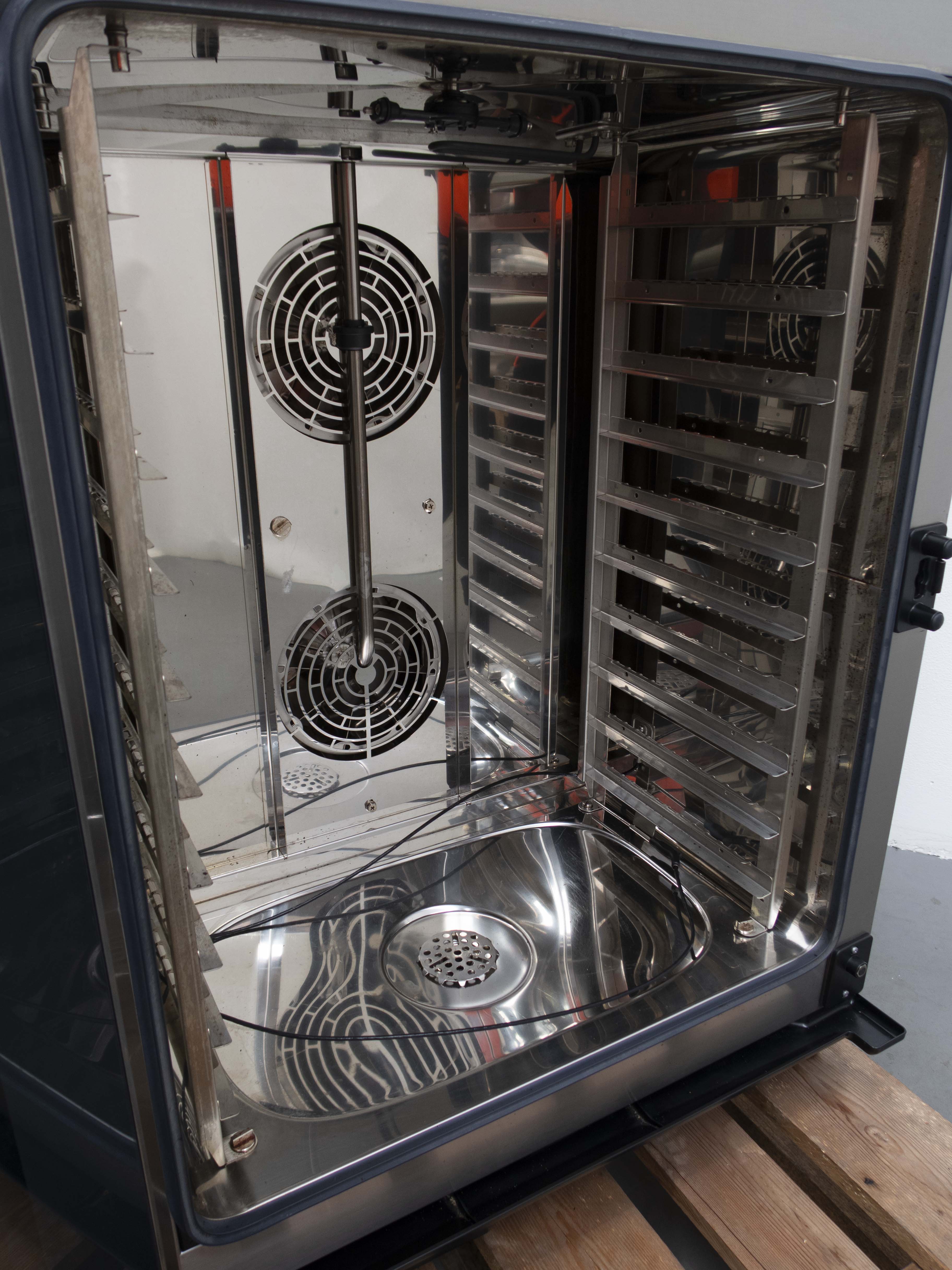 Unox XEVC-1011-GPRM Combi Oven + Stand