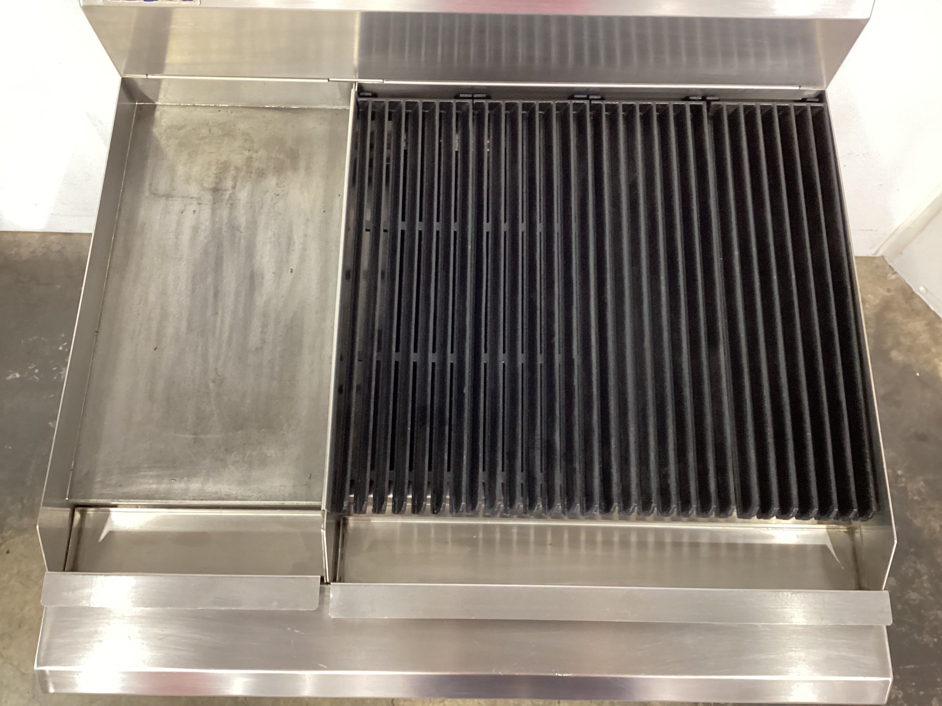 Luus CS-3P6C Griddle/Char Grill Combo