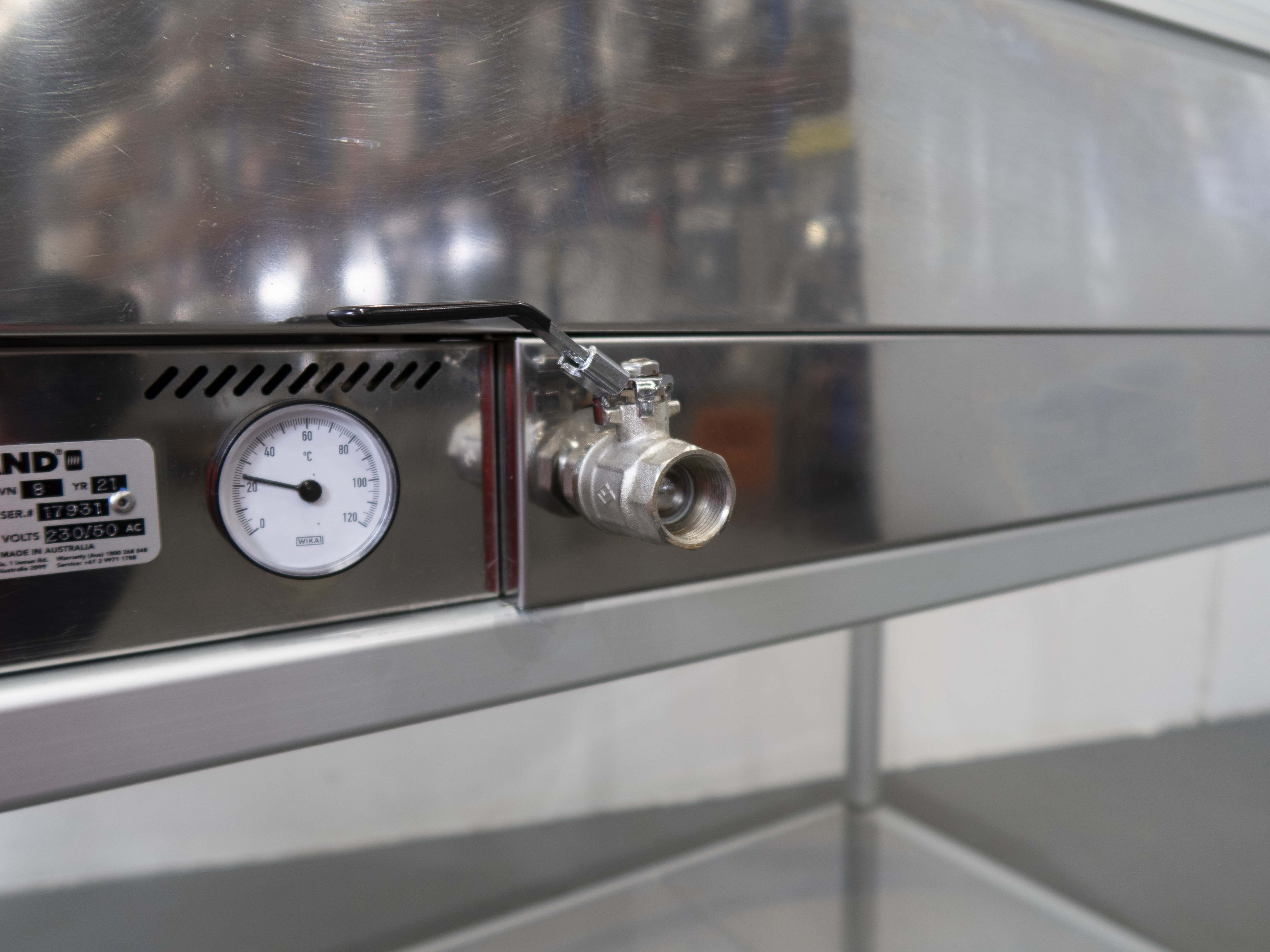 Roband E24 Heated Display + Trolley