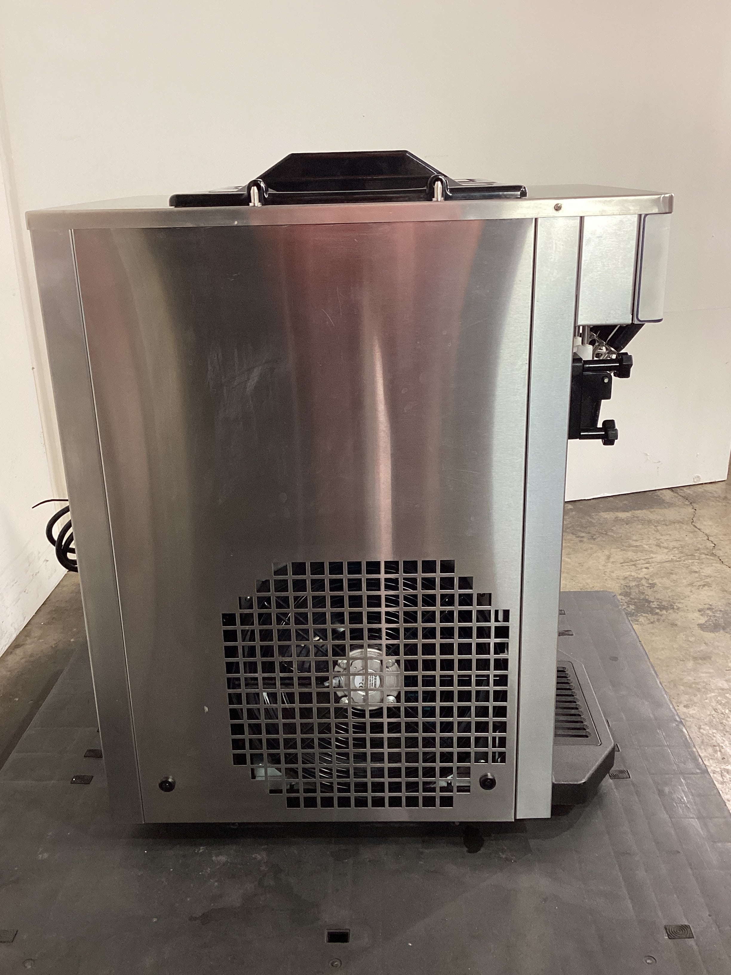 Spaceman 6235A-C Ice Cream Machine