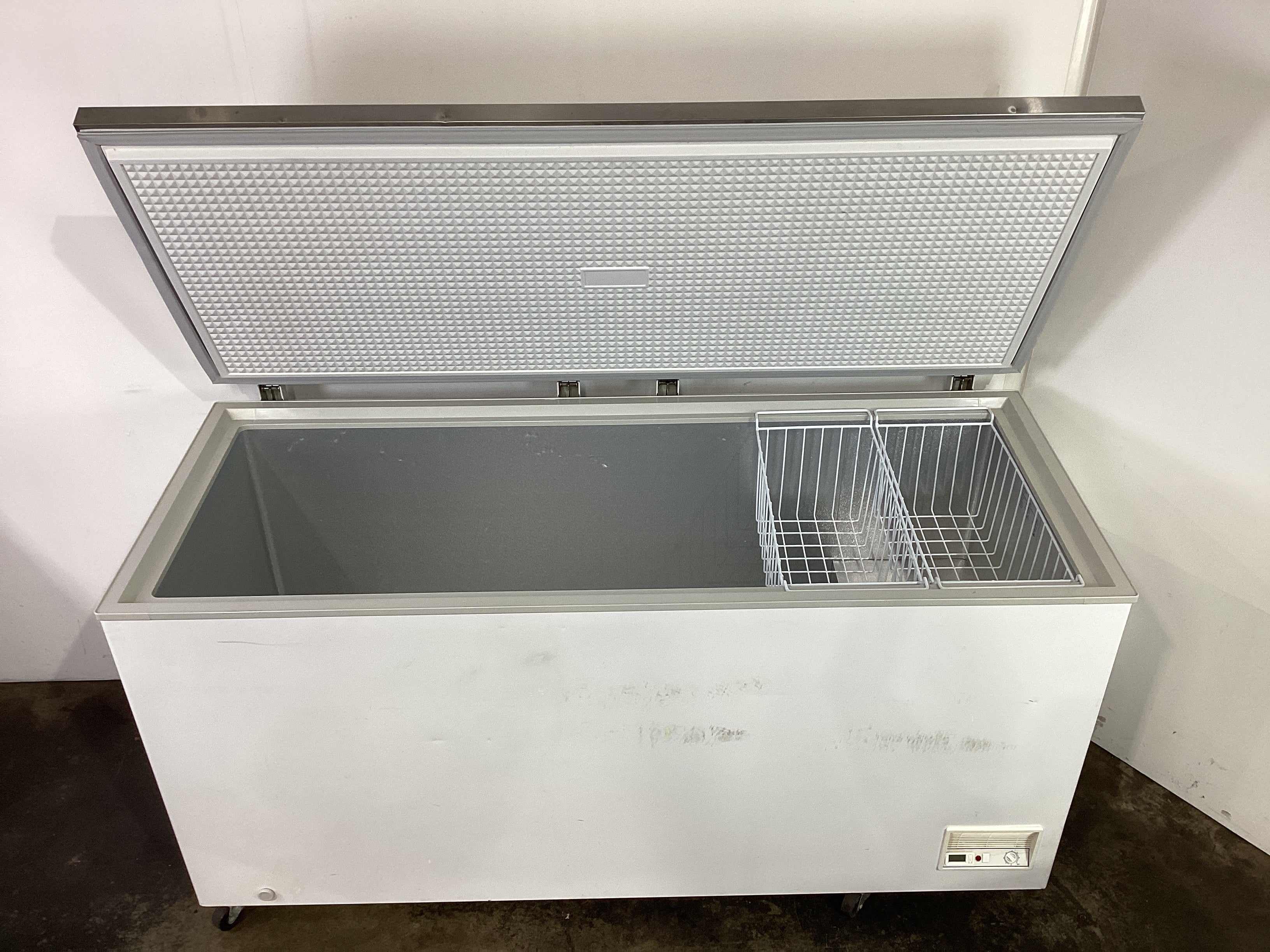 Federal BD768F Chest Freezer