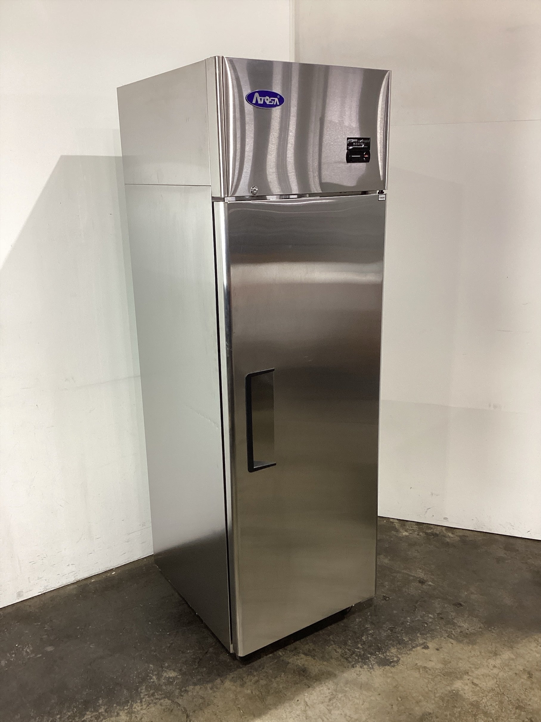 Atosa YBF9207 Upright Freezer