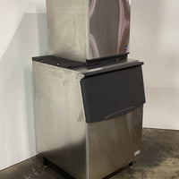 Hoshizaki KMD-270AB Ice Machine with Ice Bin