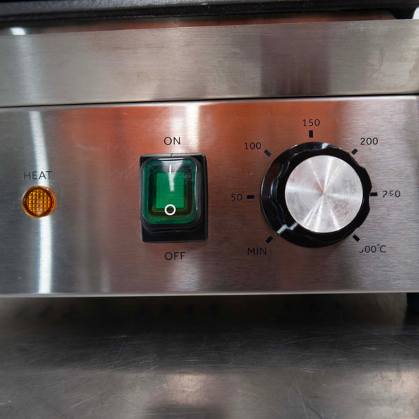 Nisbets DA396-A Contact Grill