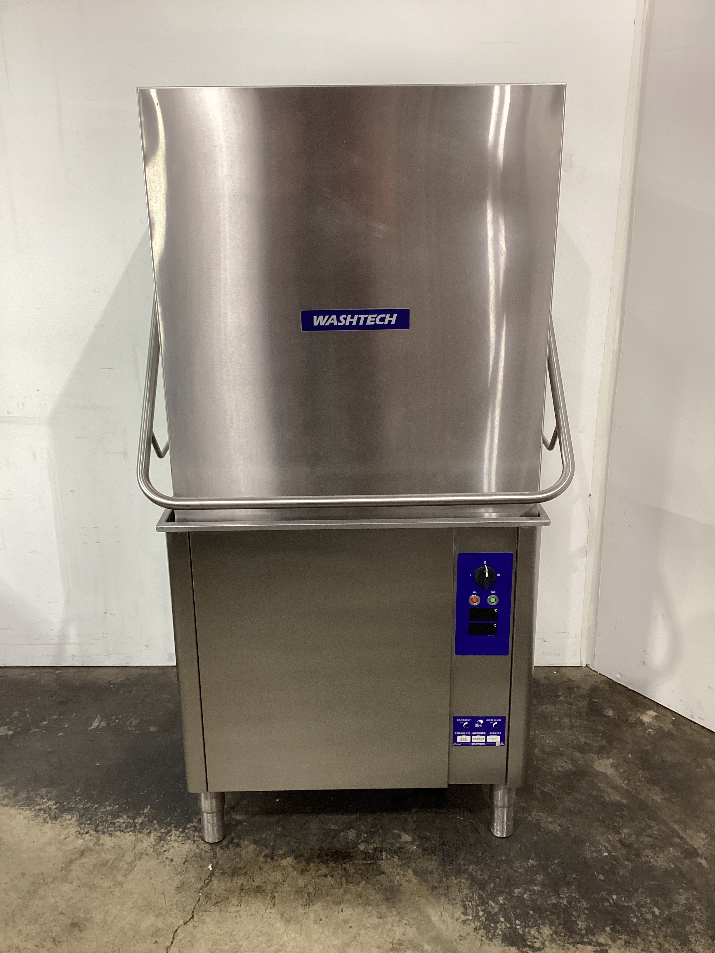 Washtech AL8 Passthrough Dishwasher