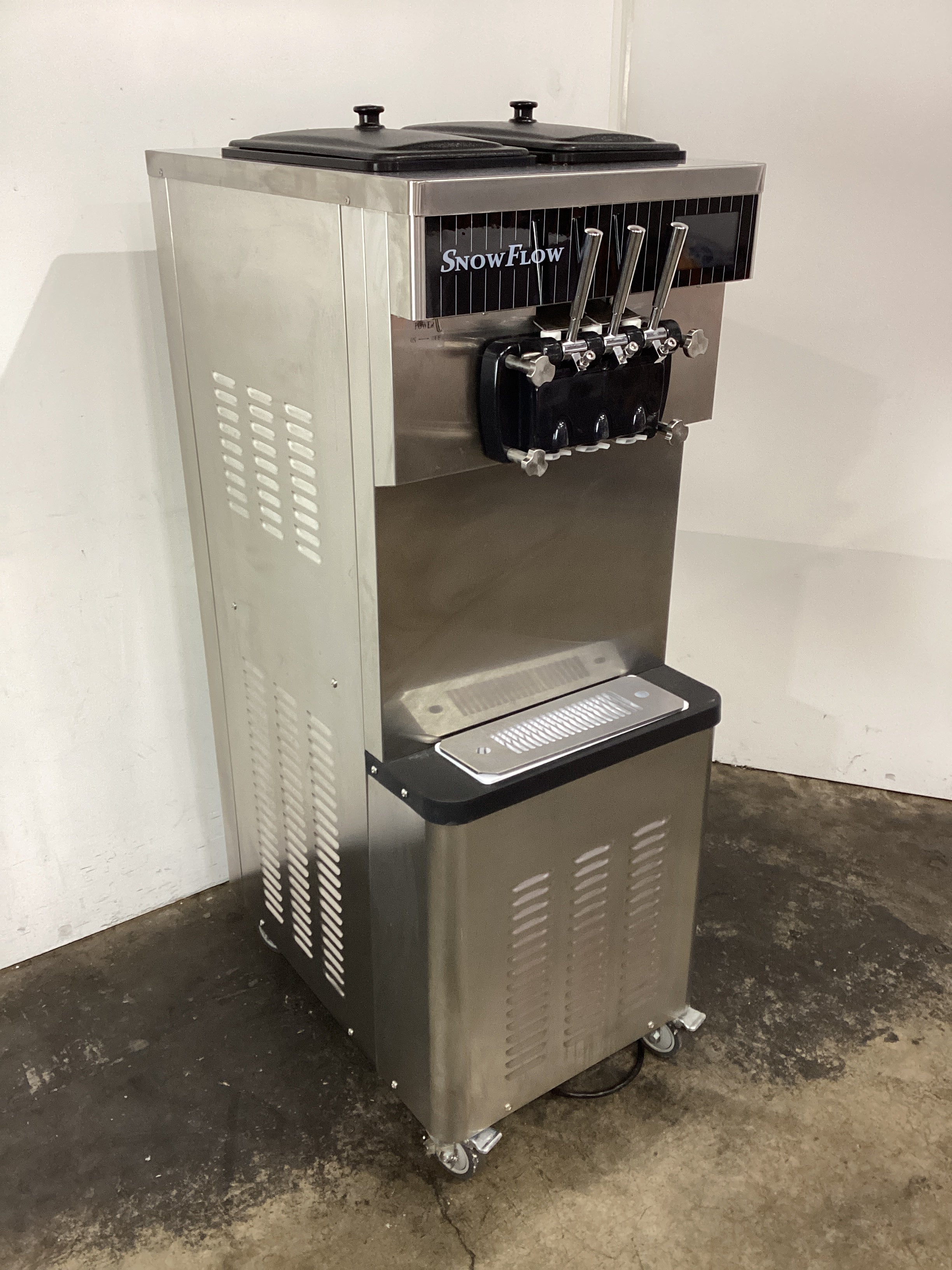 Snowflow CF8240G Soft Serve Machine