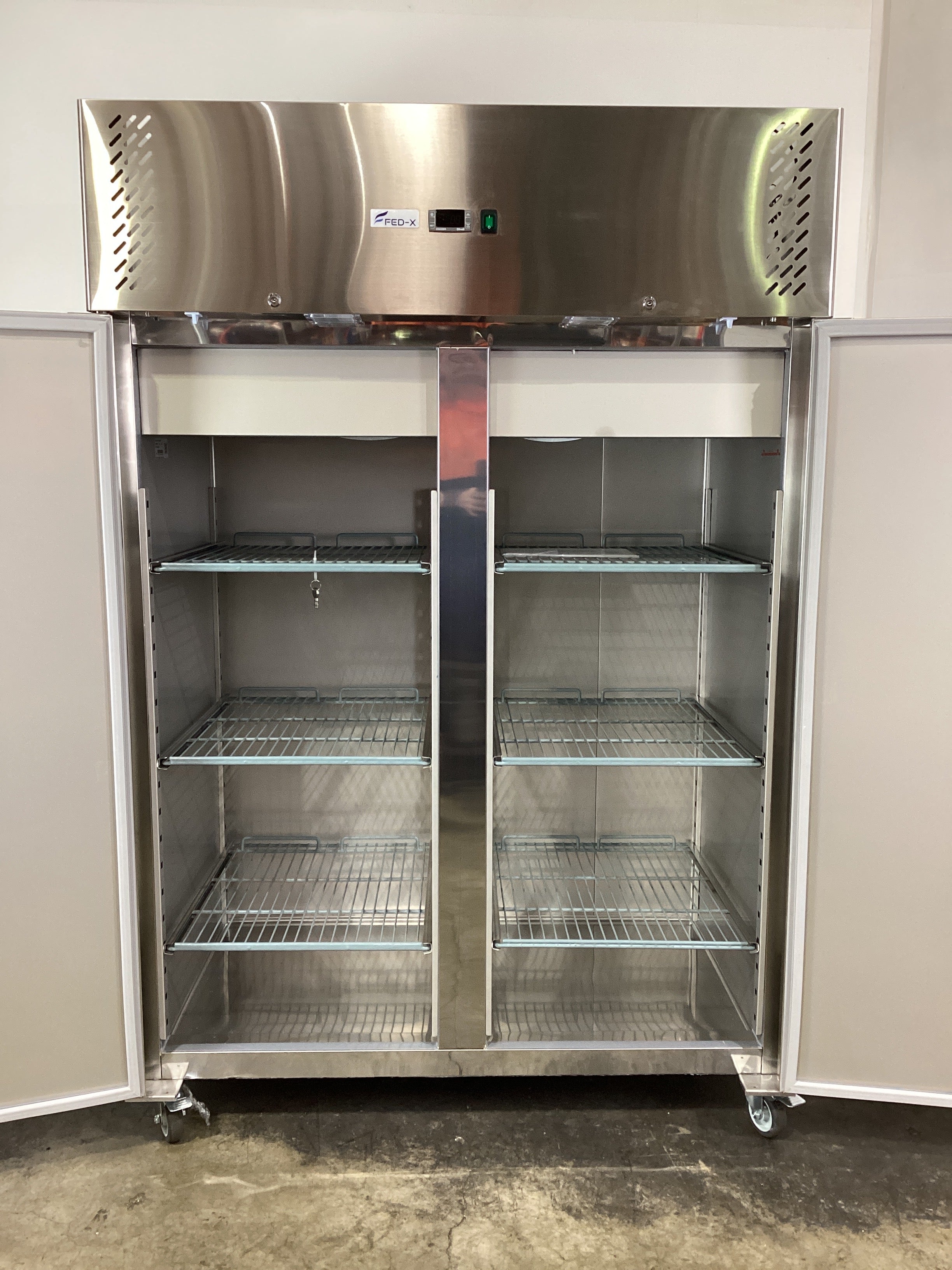 FED-X XURF1200SFV Upright Freezer