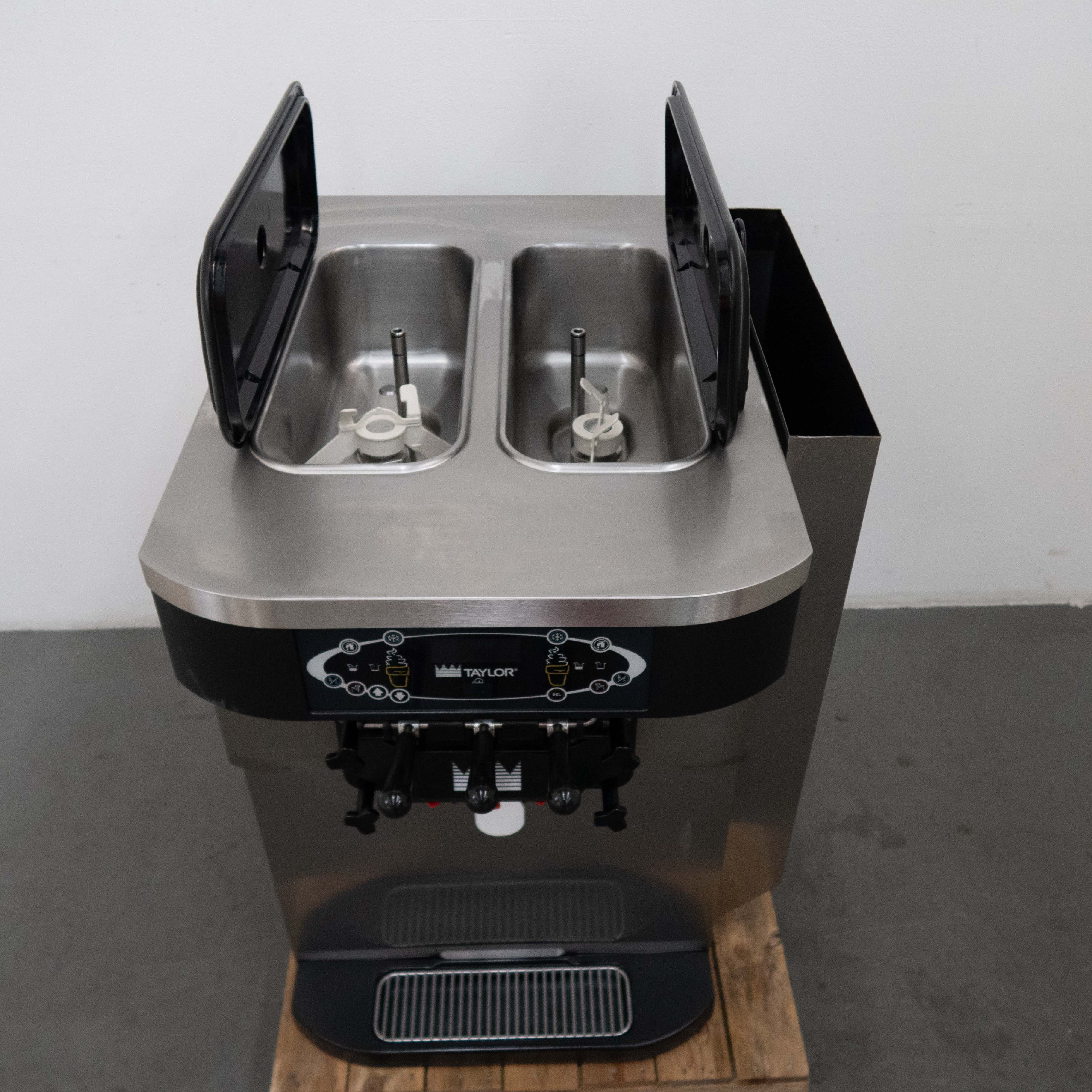 Taylor C723-58 Soft Serve Freezer